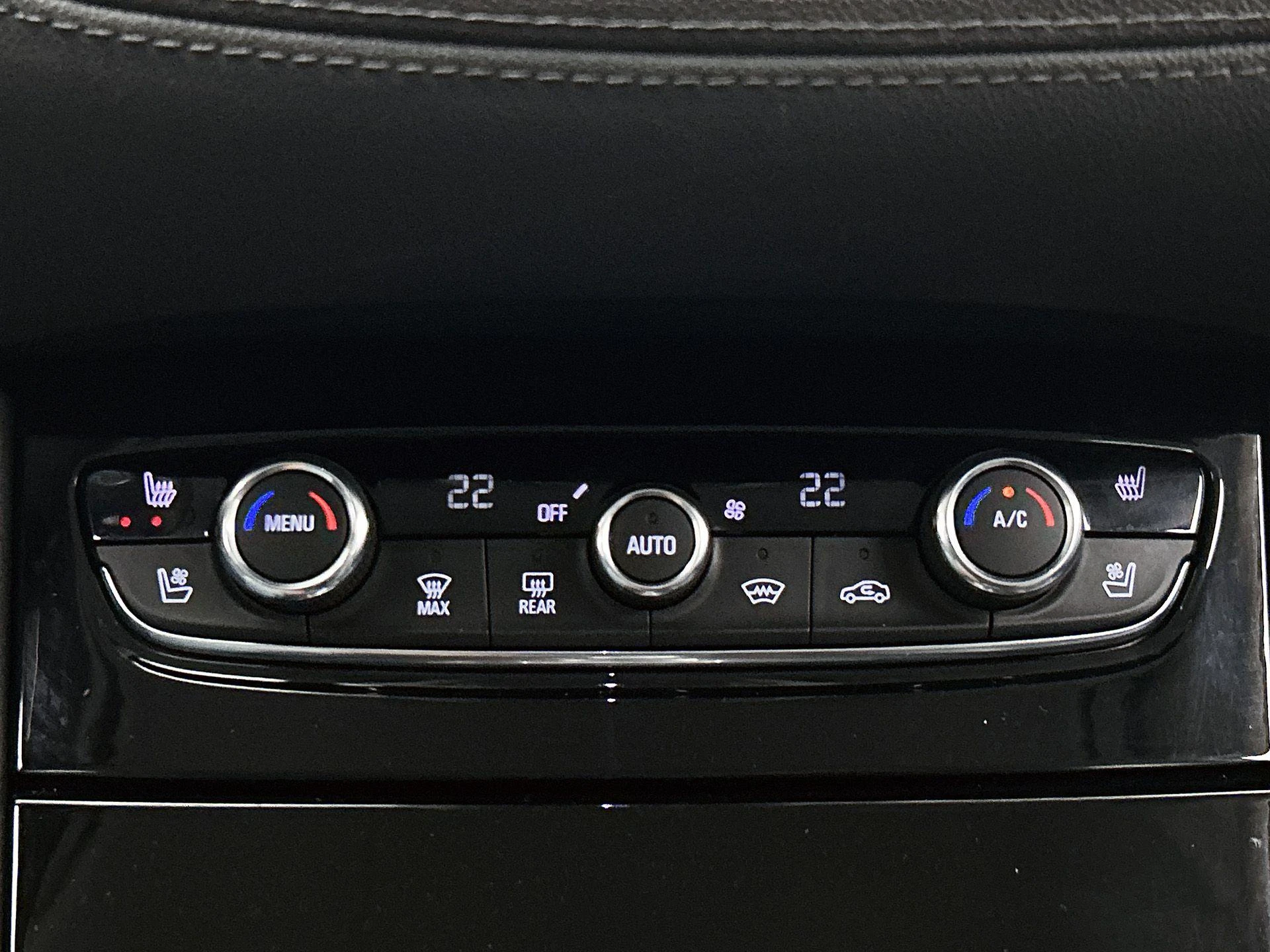Opel-Grandland X-image-16