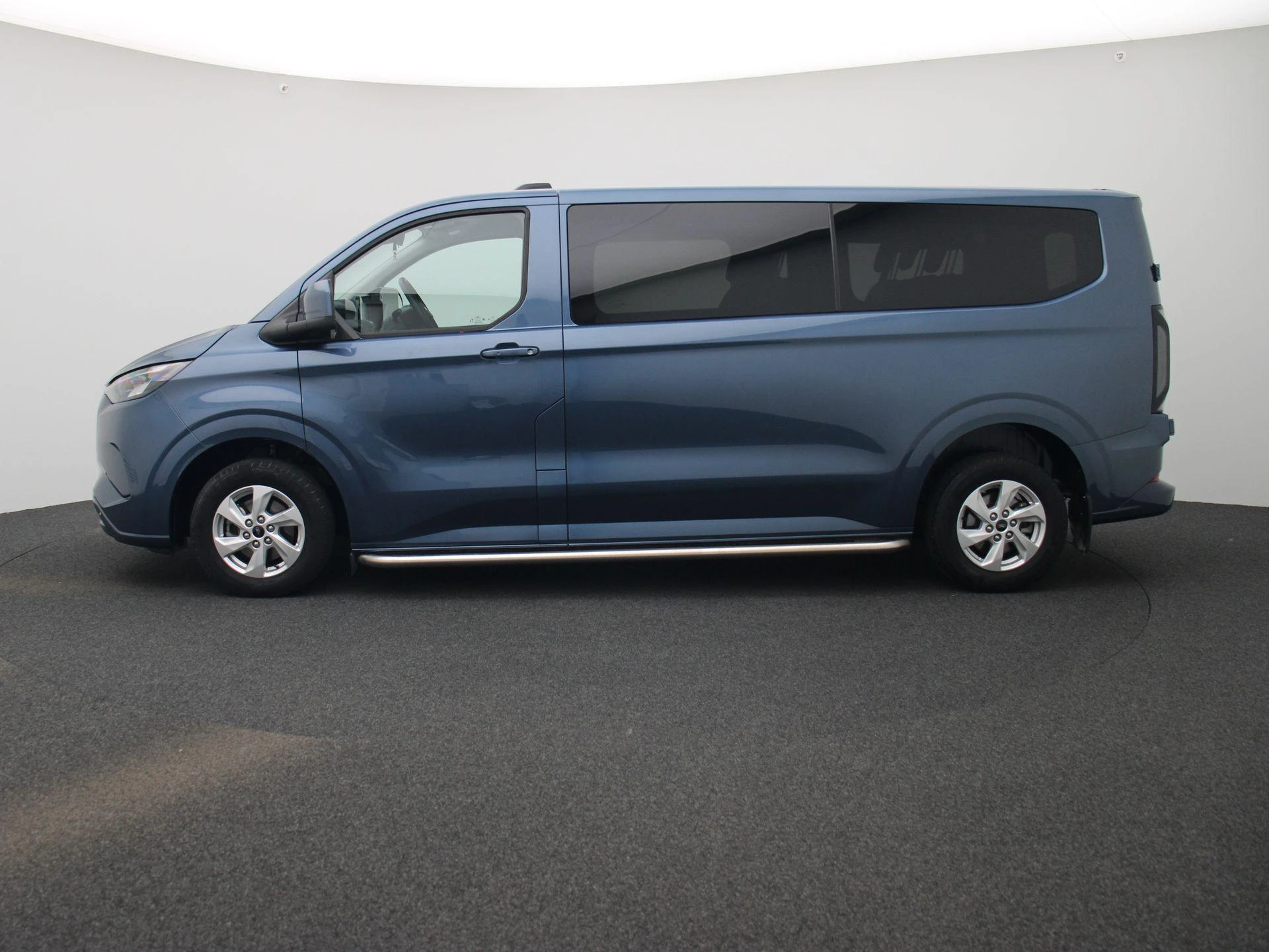 Ford-Transit Custom-image-3