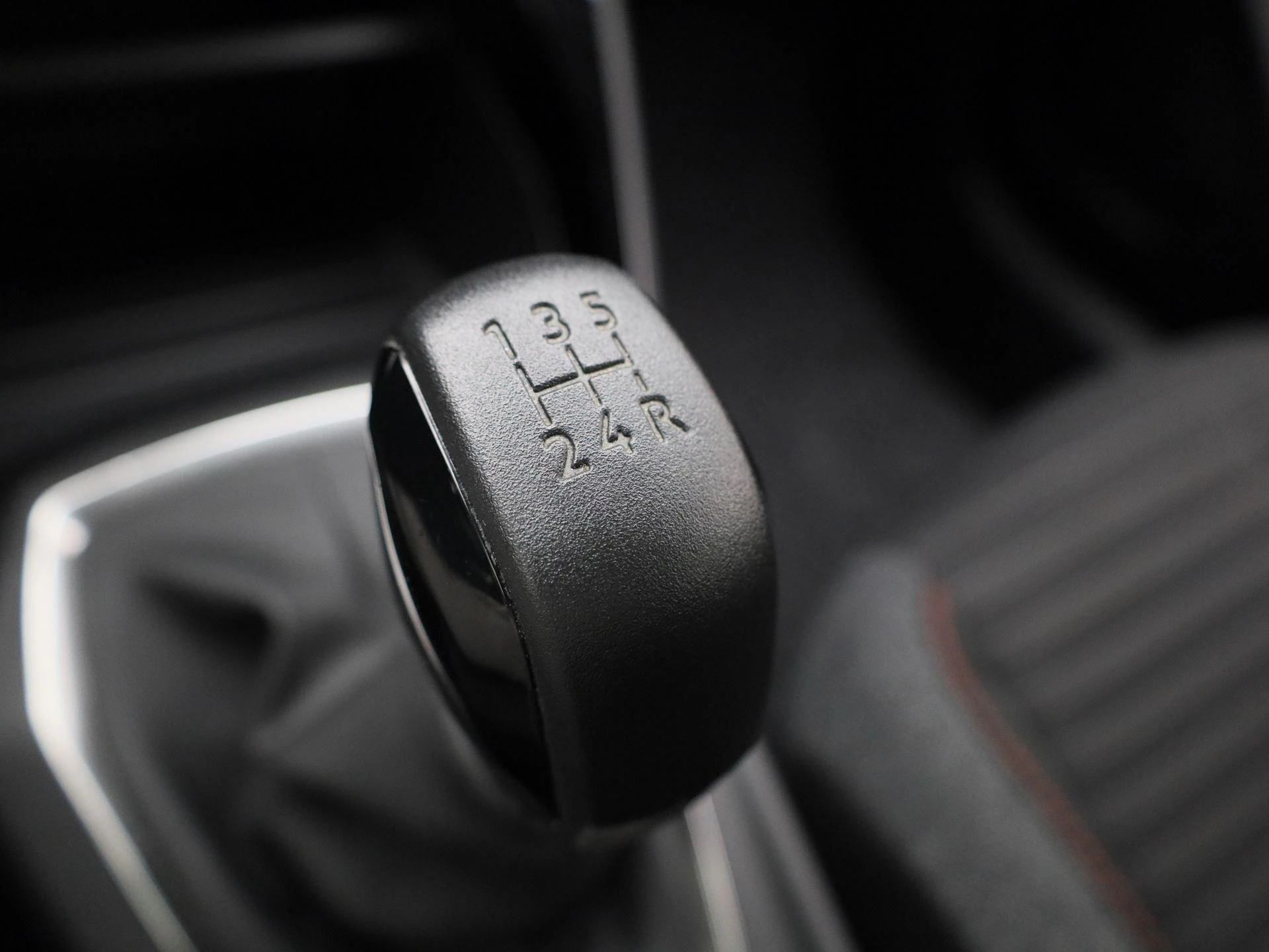 Peugeot-208-image-23