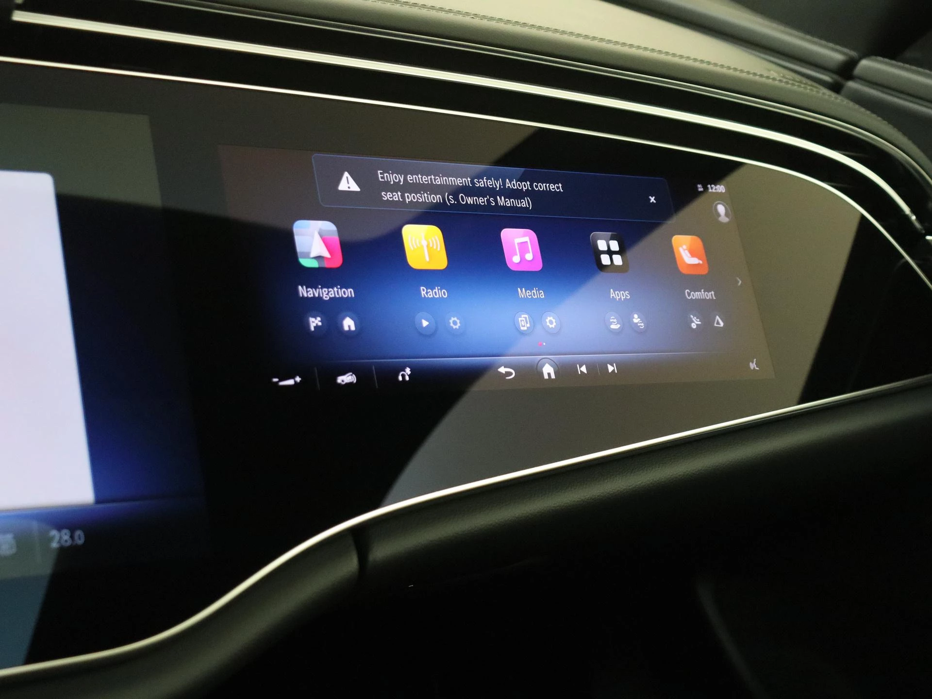 Mercedes-Benz-E-Klasse-image-22