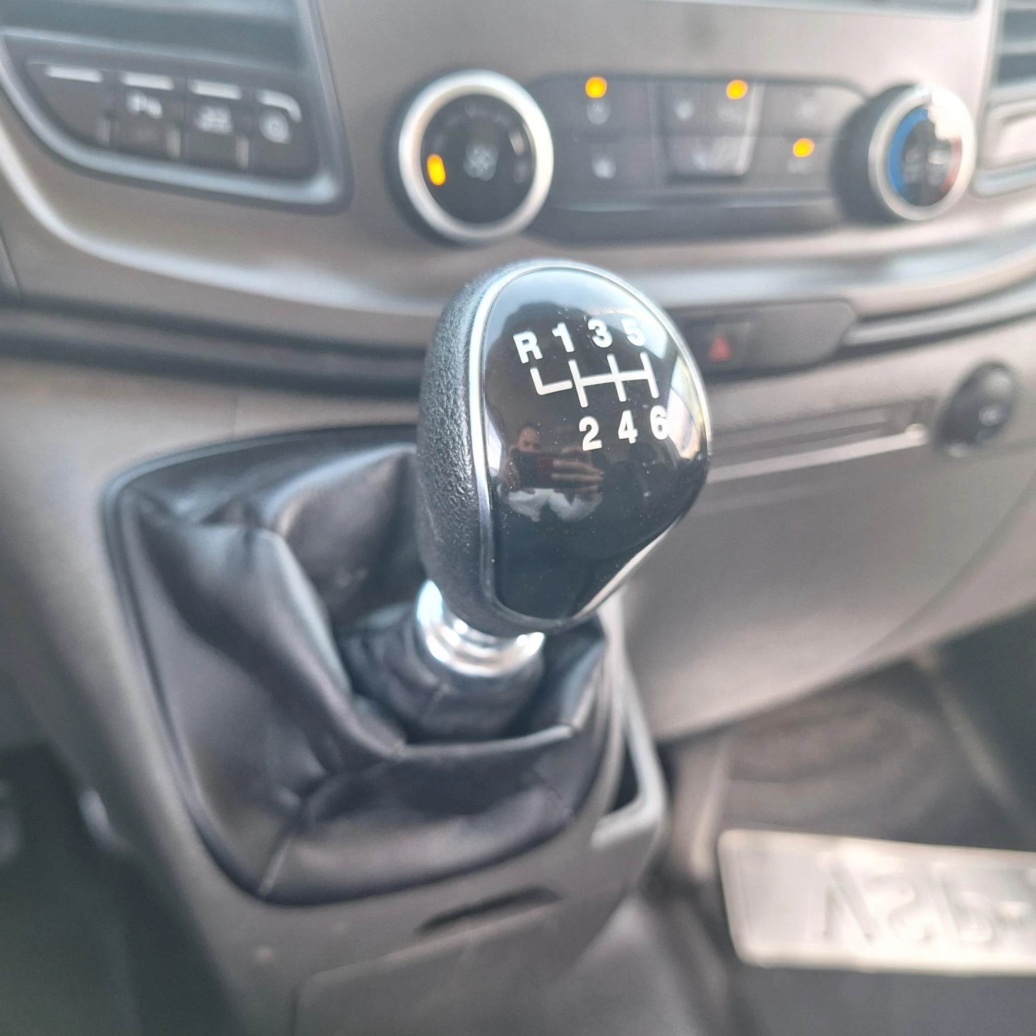 Ford-Transit Custom-image-17