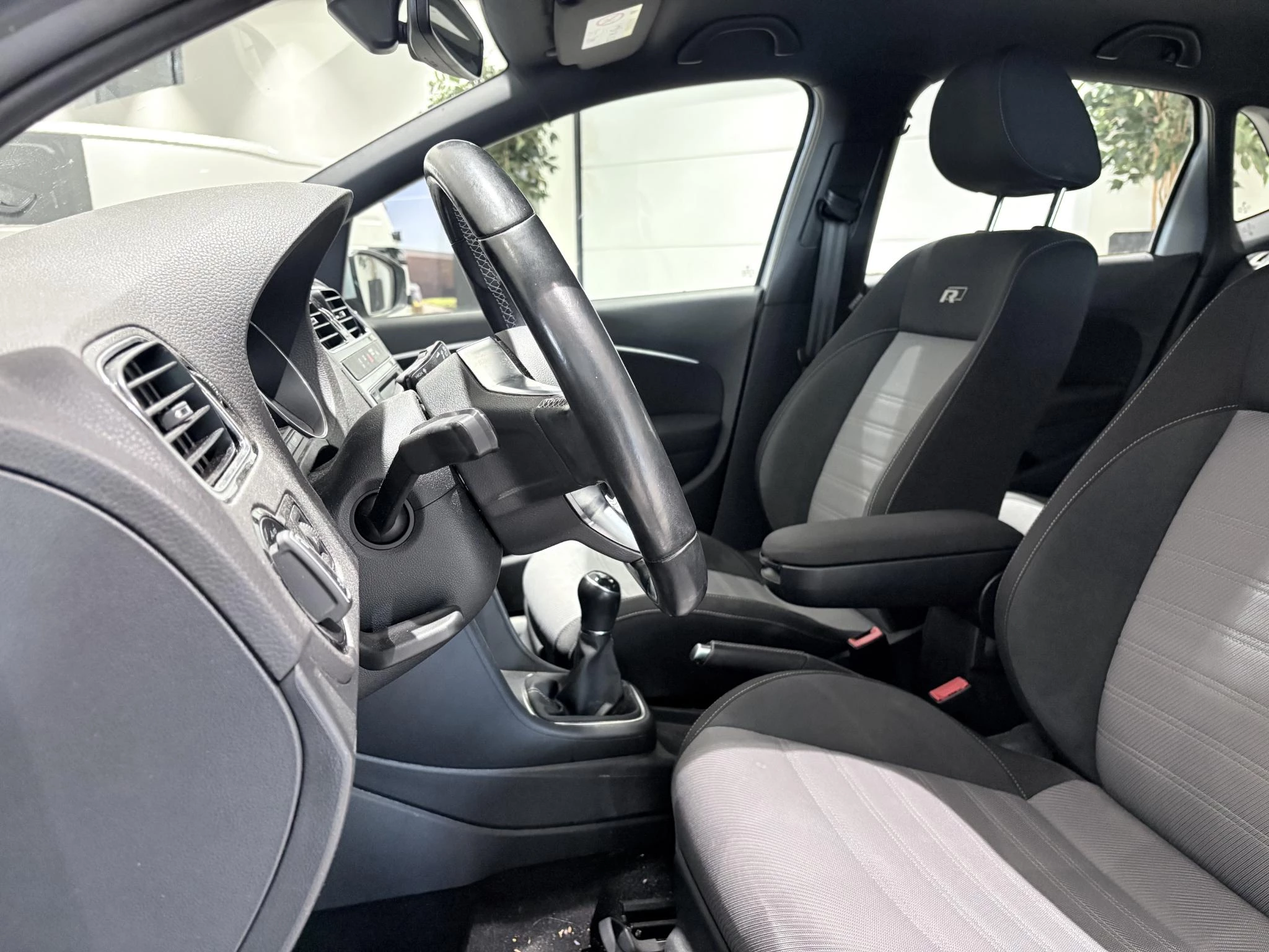 Volkswagen-Polo-image-10