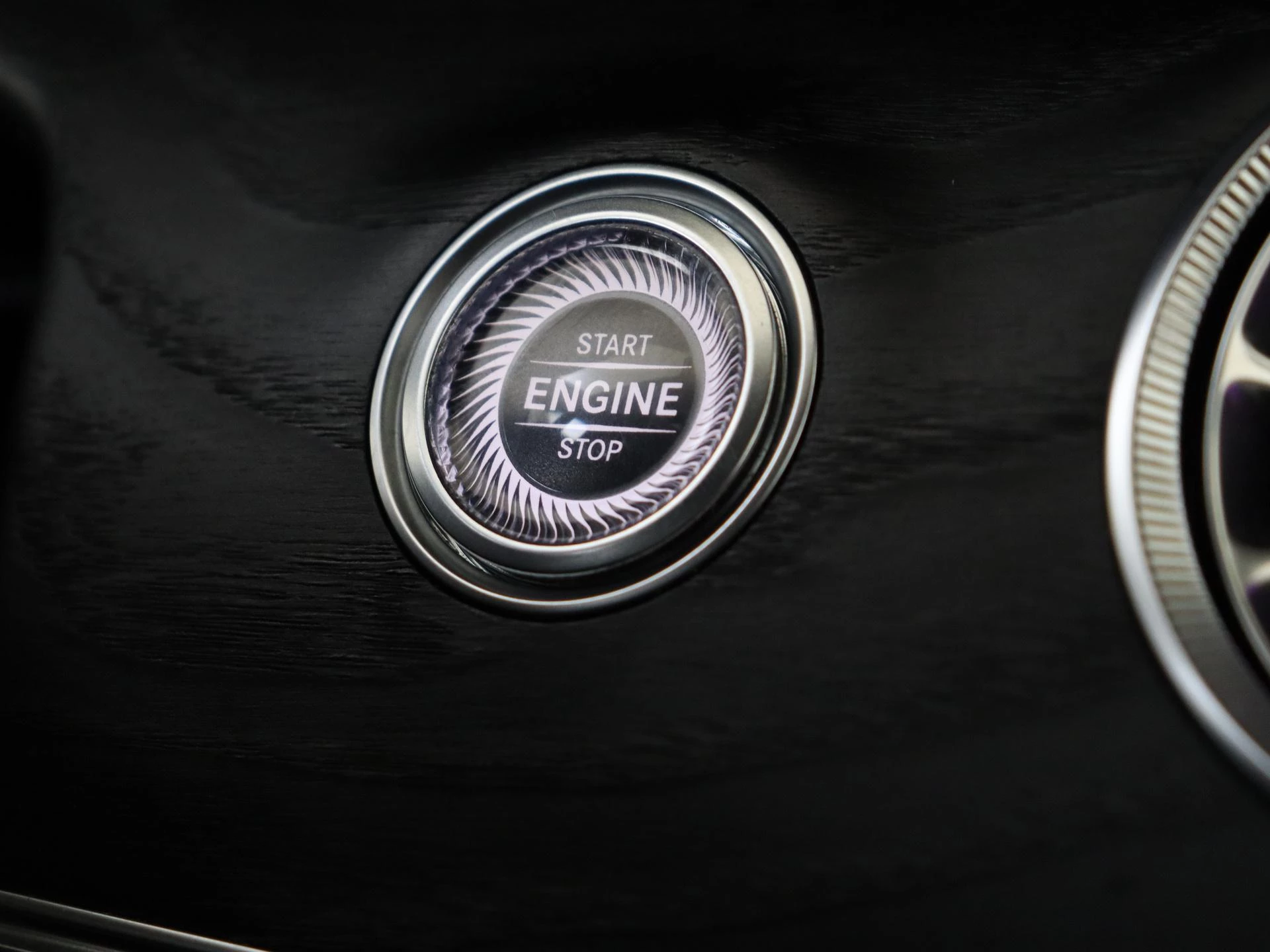 Mercedes-Benz-E-Klasse-image-21