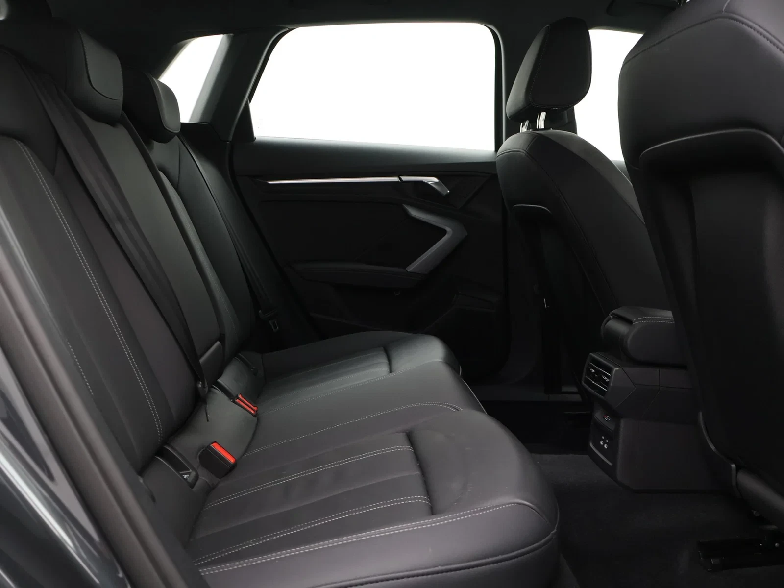 Audi A3 Sportback Audi A3 Sportback 30TFSI 116PK *AUTOMAAT*LEDER*NAVI*APP-CONNECT*ACC*LANE-ASSIST*...*