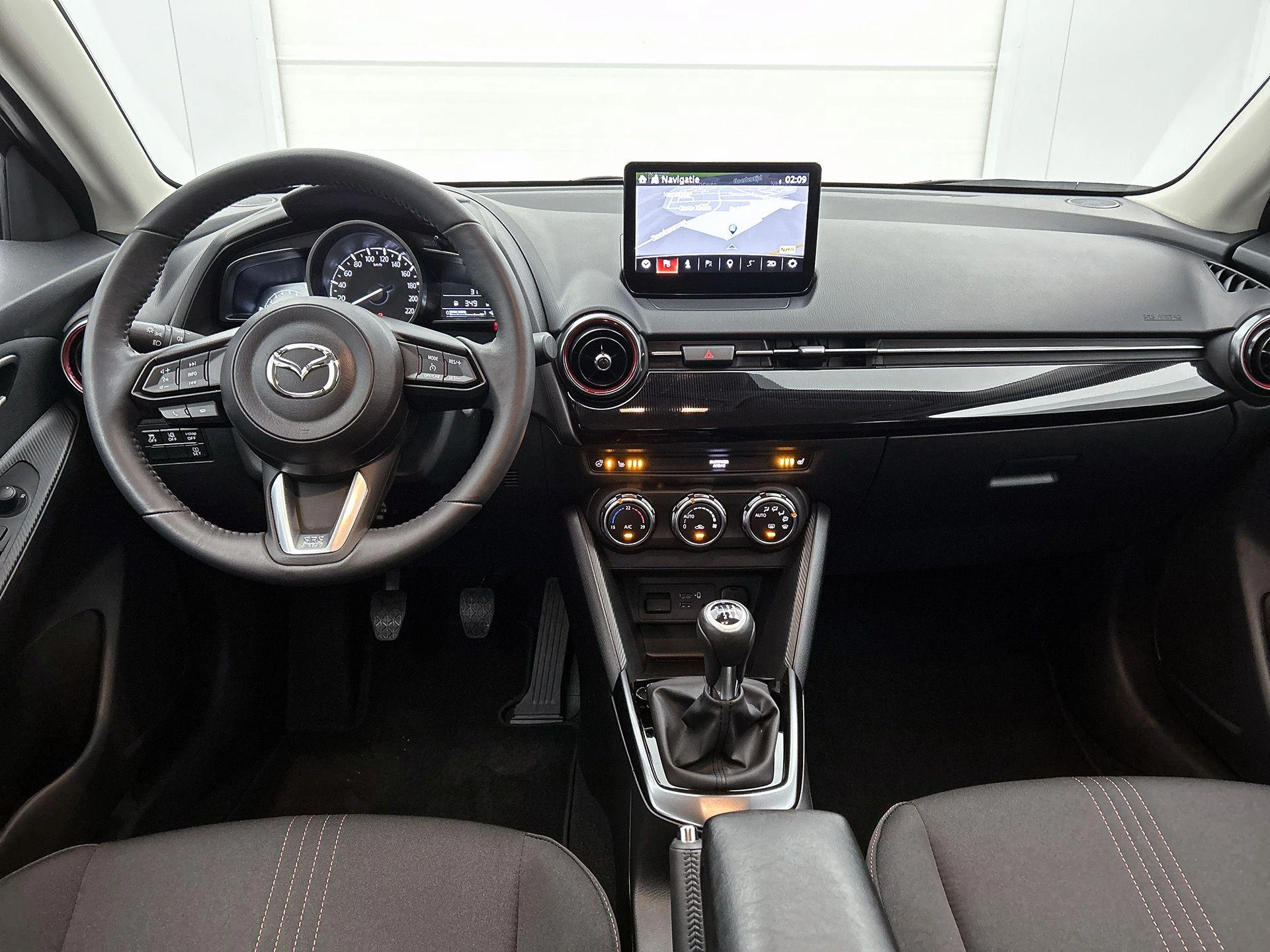 Mazda-2-image-23