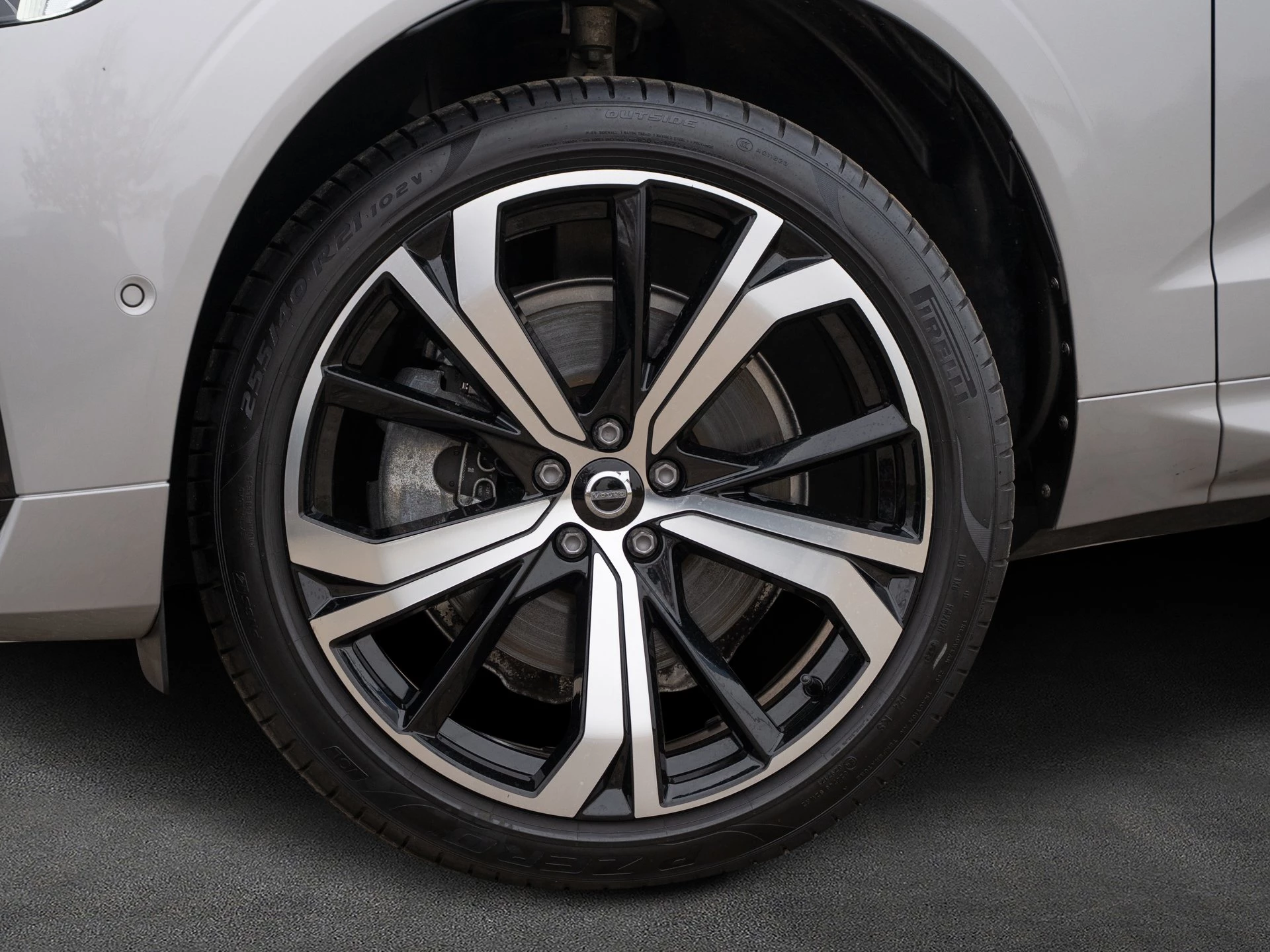Volvo XC60 B4 2WD Plus Dark
