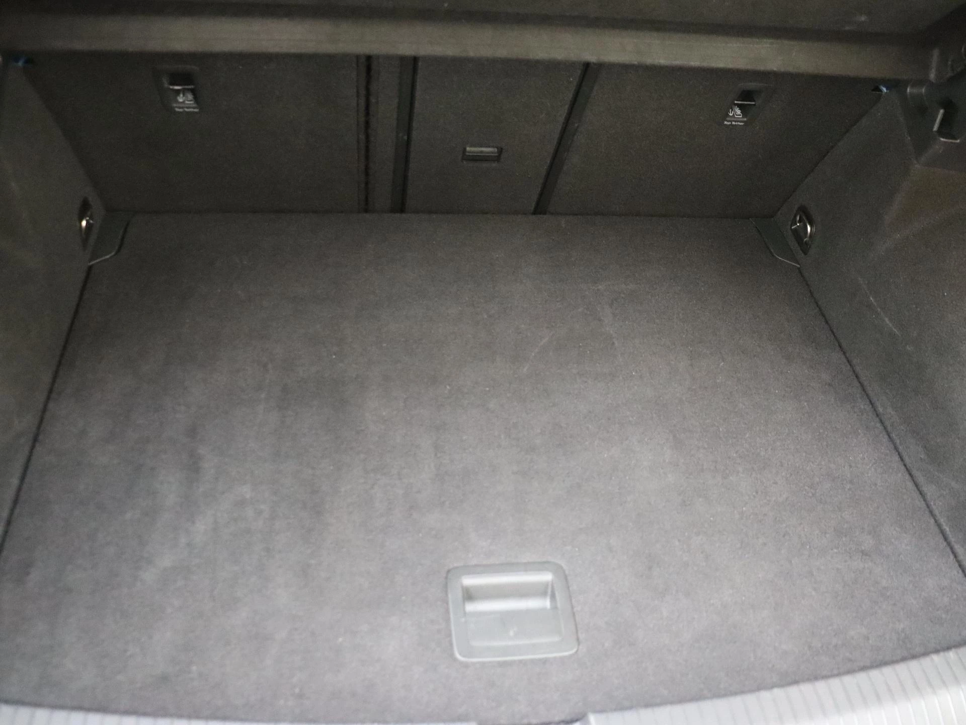 Volkswagen-T-Roc-image-28