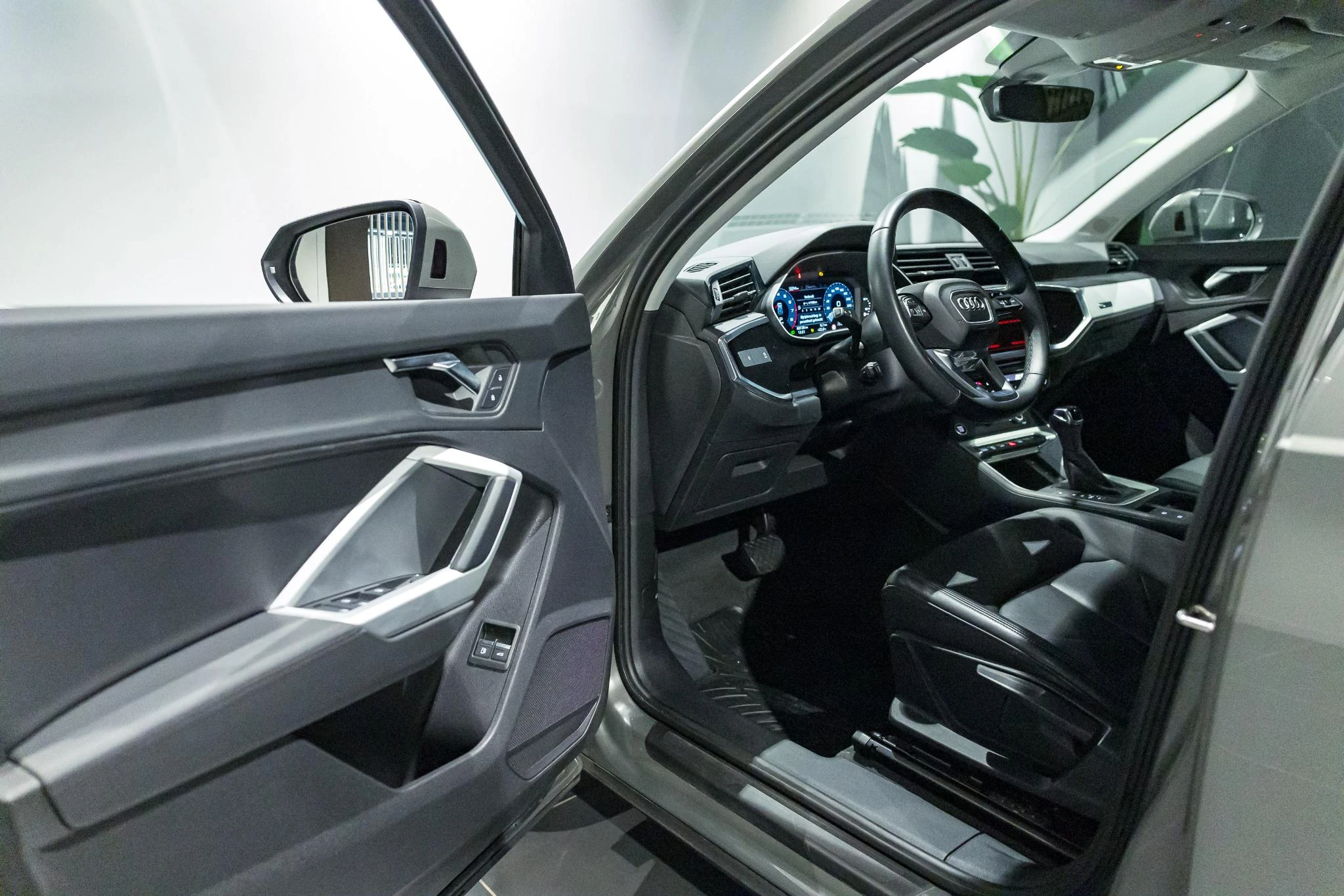 Audi-Q3-image-23