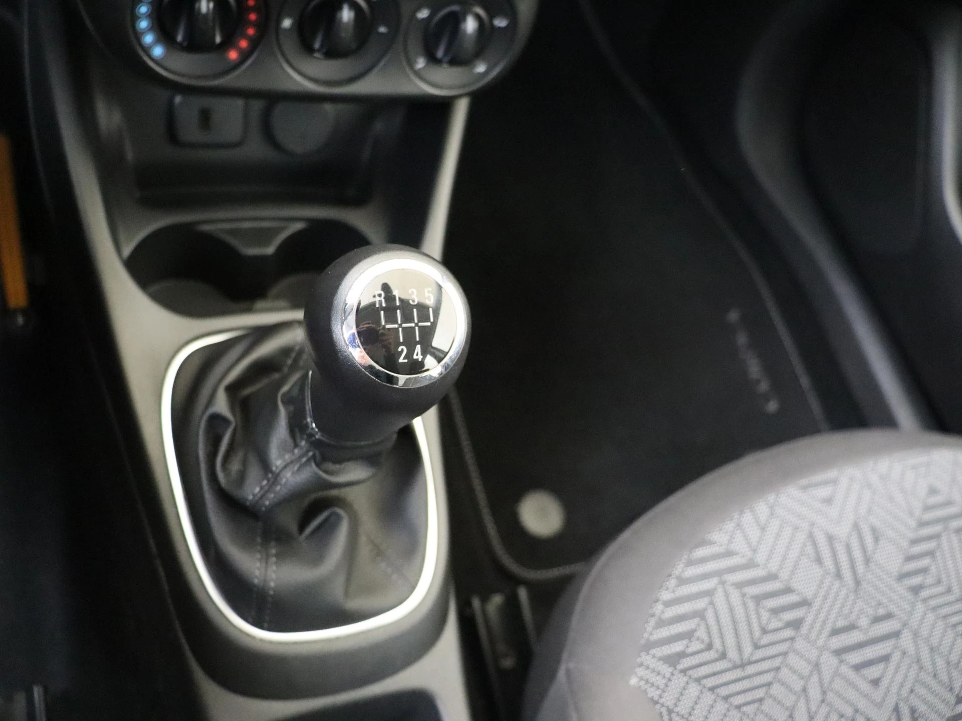 Opel-Corsa-image-13