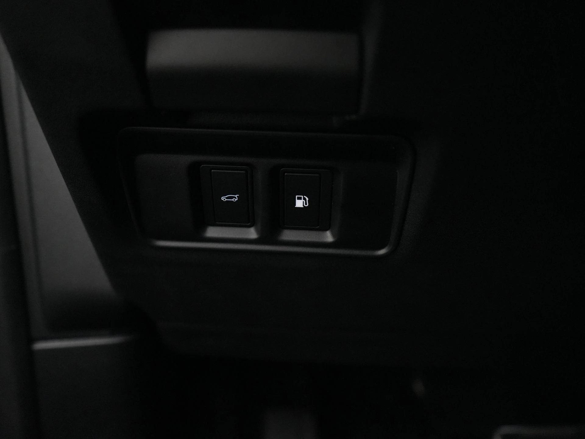 Land Rover-Discovery Sport-image-15