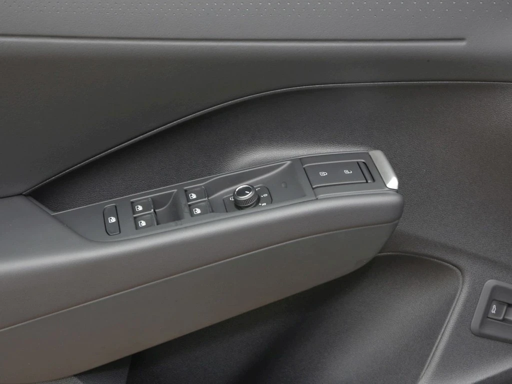 Volkswagen-T-Roc-image-17