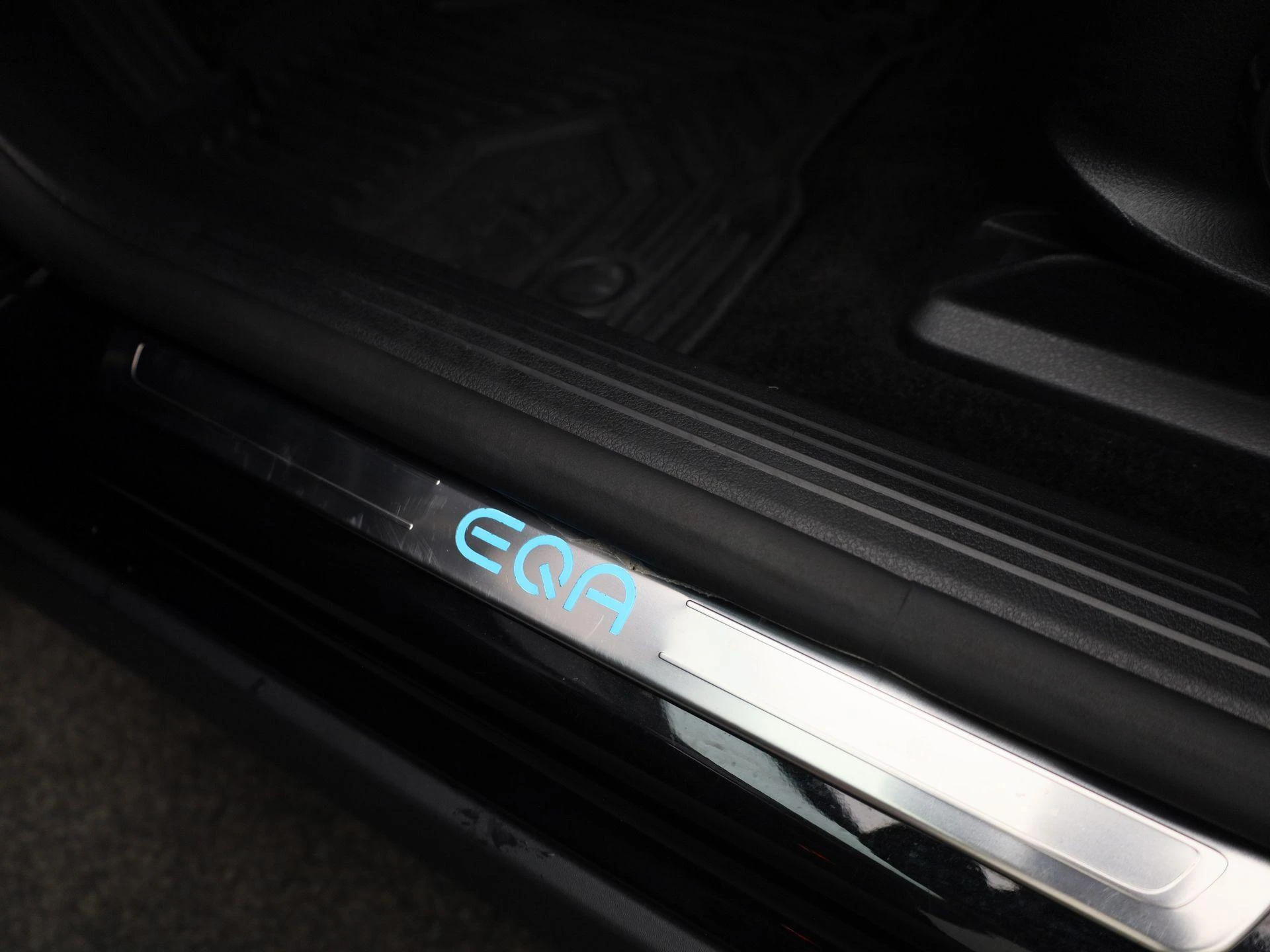 Mercedes-Benz-EQA-image-35