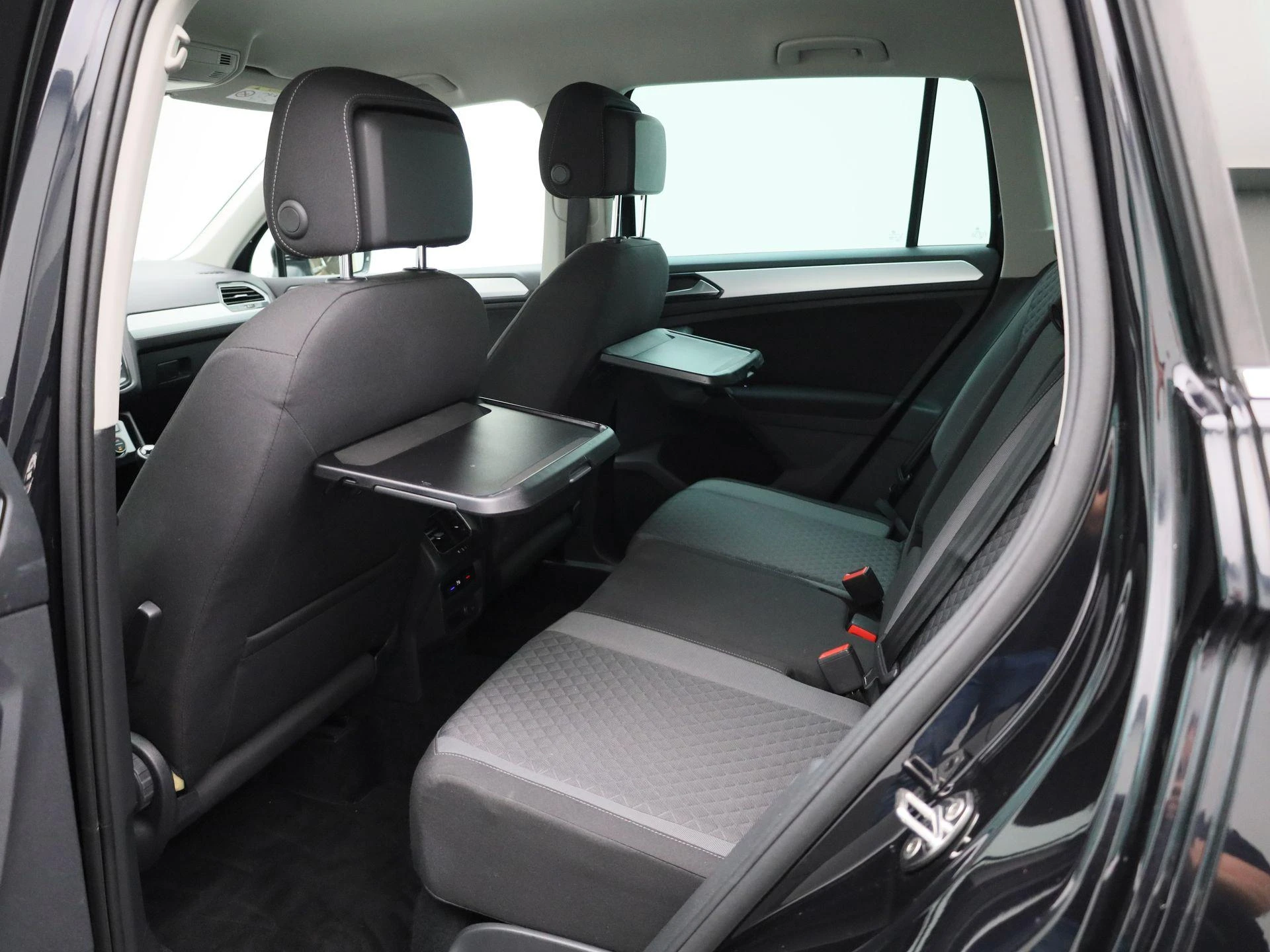 Volkswagen-Tiguan-image-9