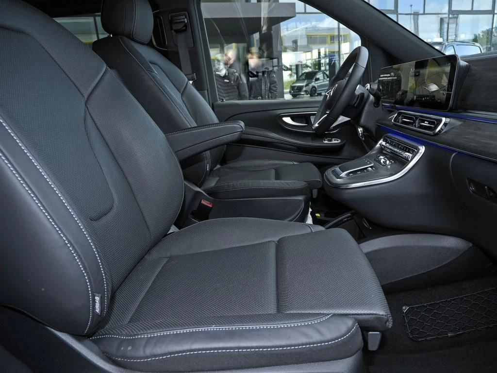 Mercedes-Benz-V-Klasse 300-image-9
