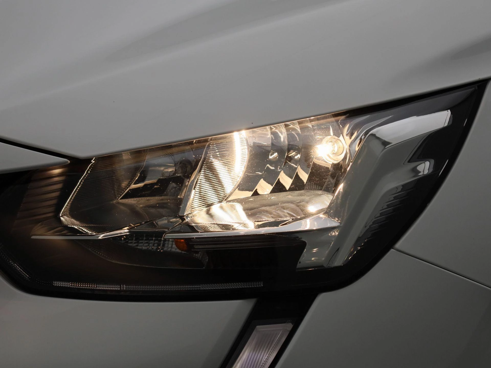 Peugeot-208-image-12