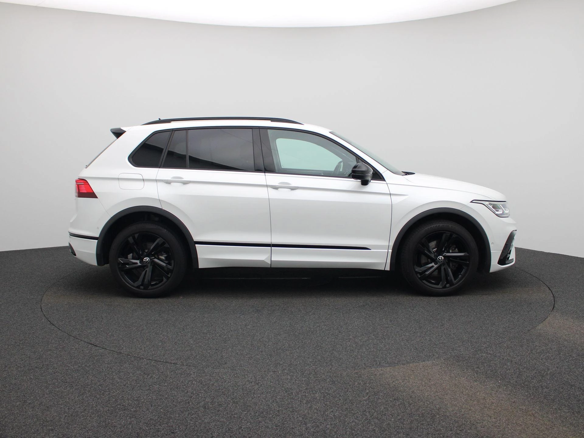 Volkswagen Tiguan 1.4 TSI eHybrid R-Line Business+ 245 PK|