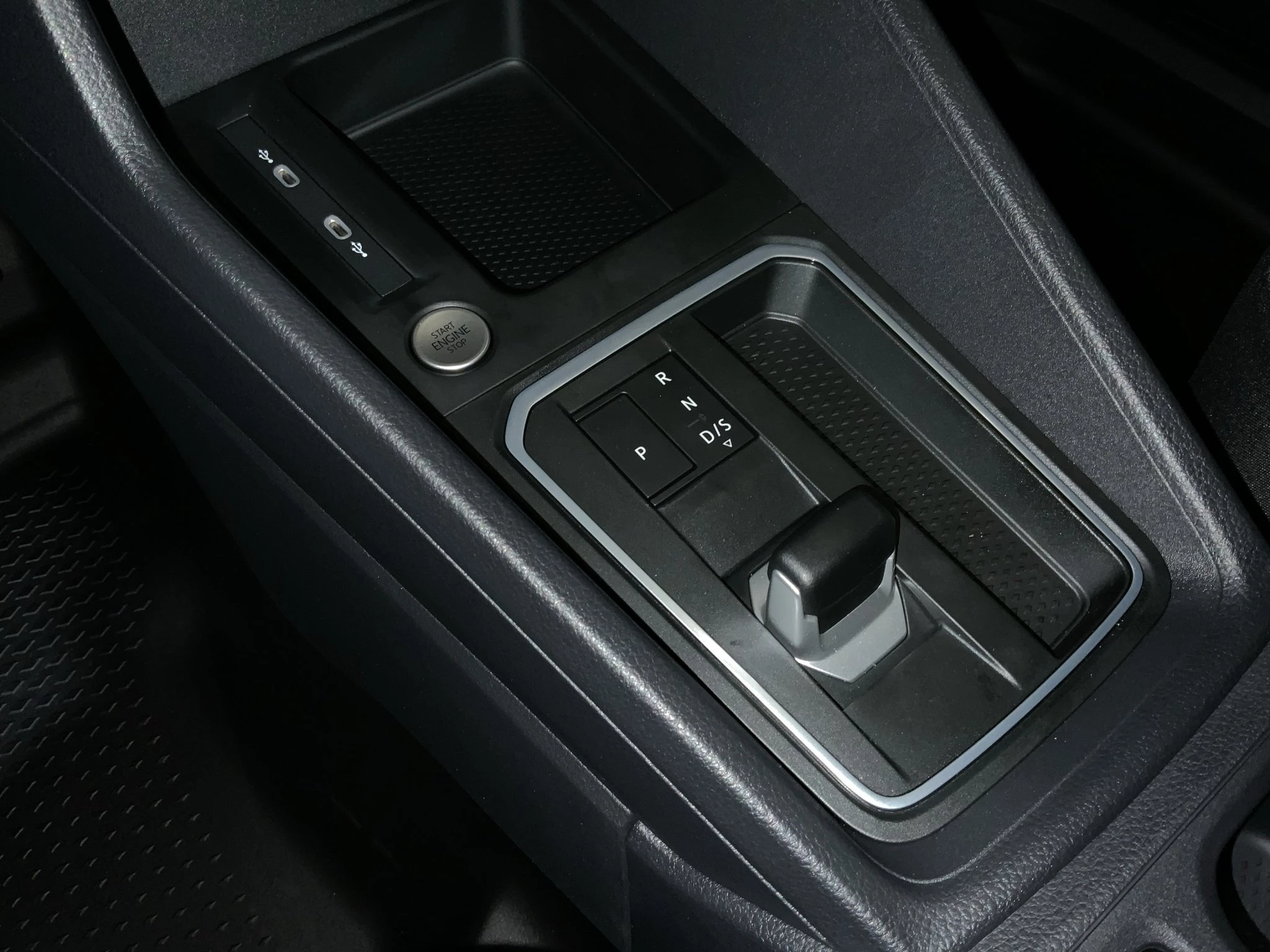 Ford-Transit Connect-image-16