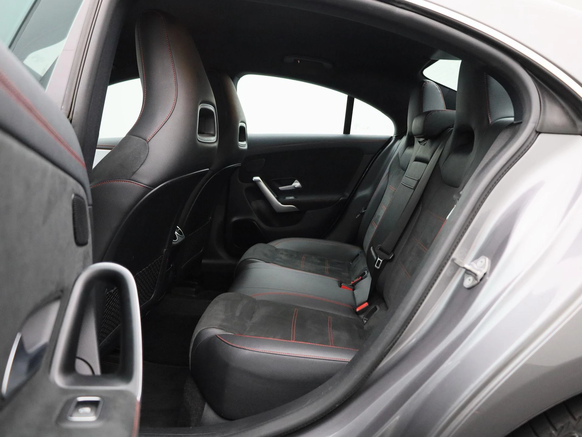 Mercedes-Benz-CLA-image-11