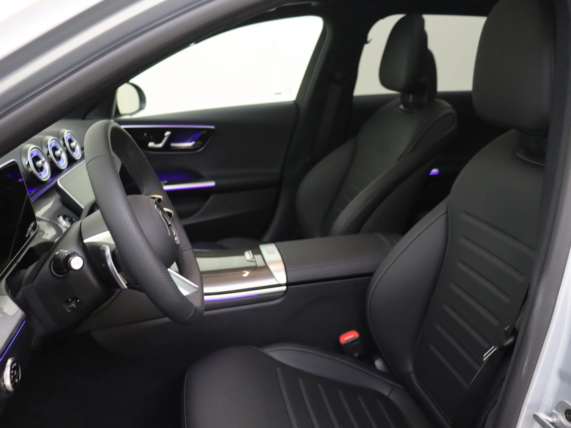 Mercedes-Benz-C-Klasse-image-10