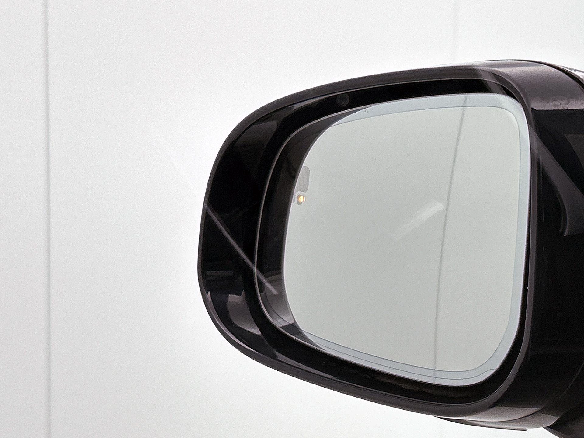 Jaguar-I-PACE-image-37