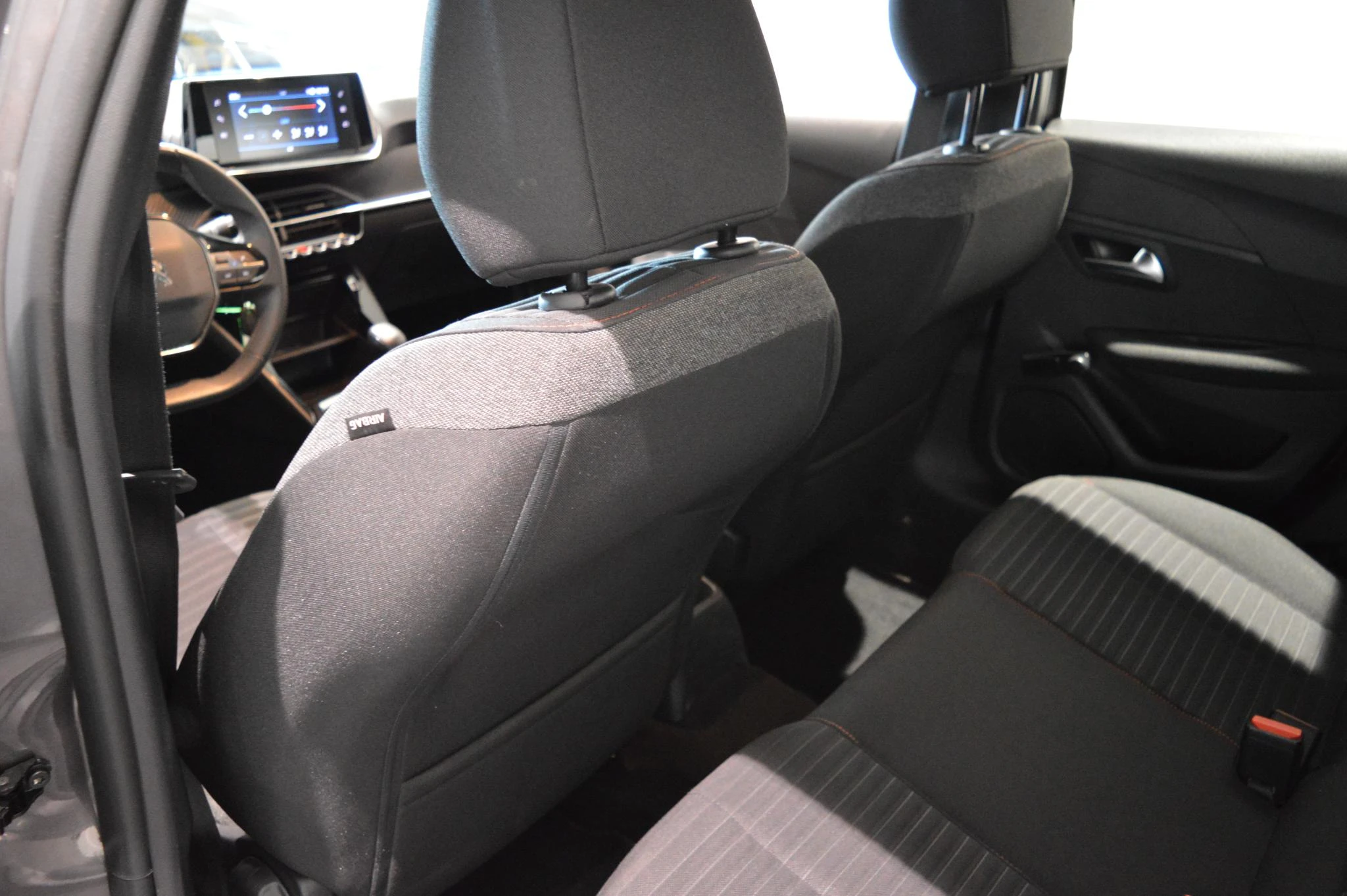 Peugeot-208-image-10