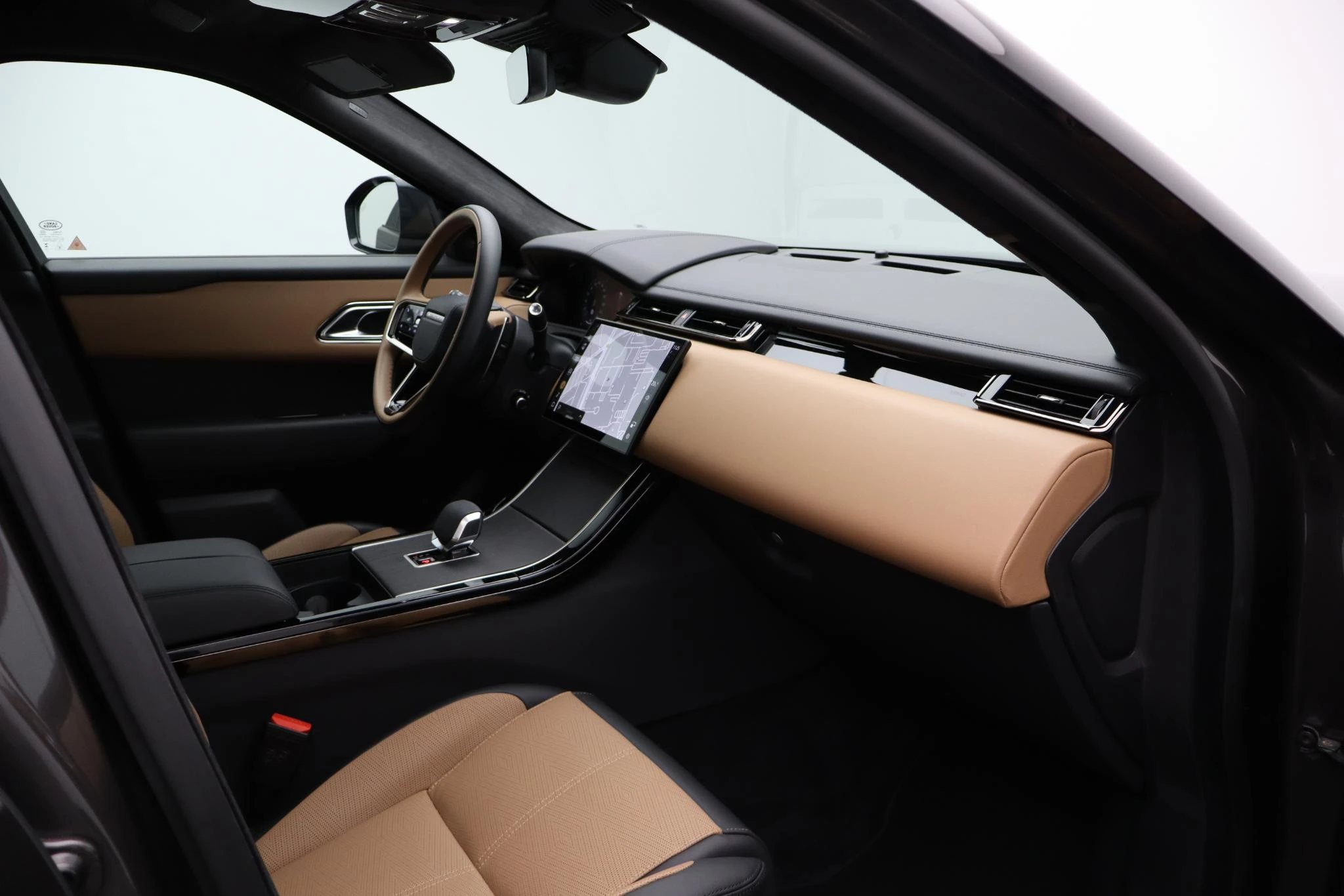 Land Rover-Range Rover Velar-image-34