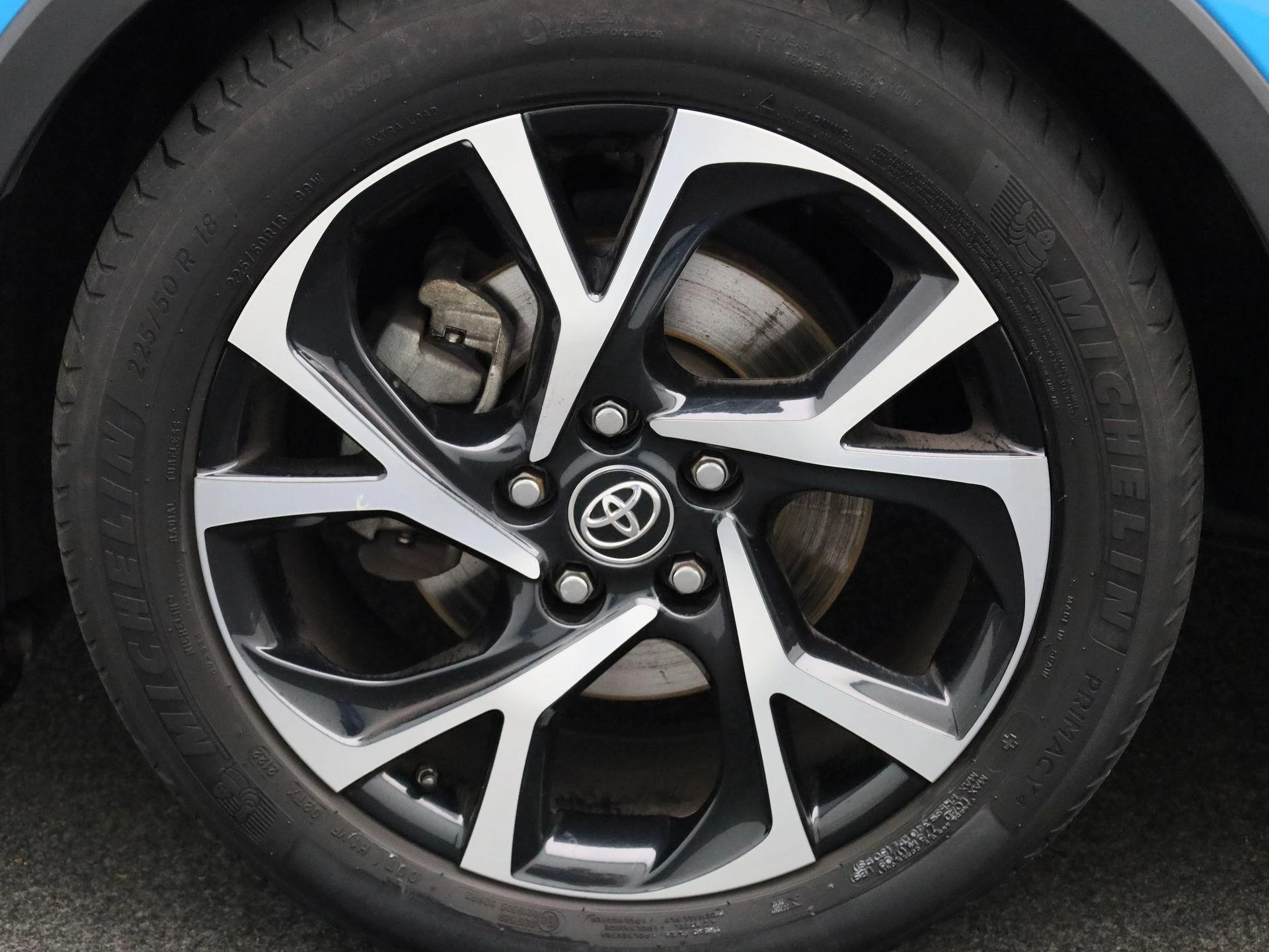 Toyota-C-HR-image-11