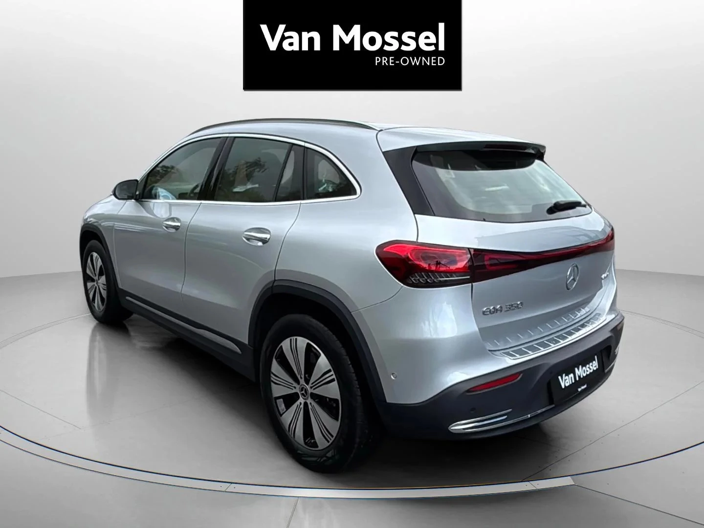 Mercedes-Benz-EQA-image-2