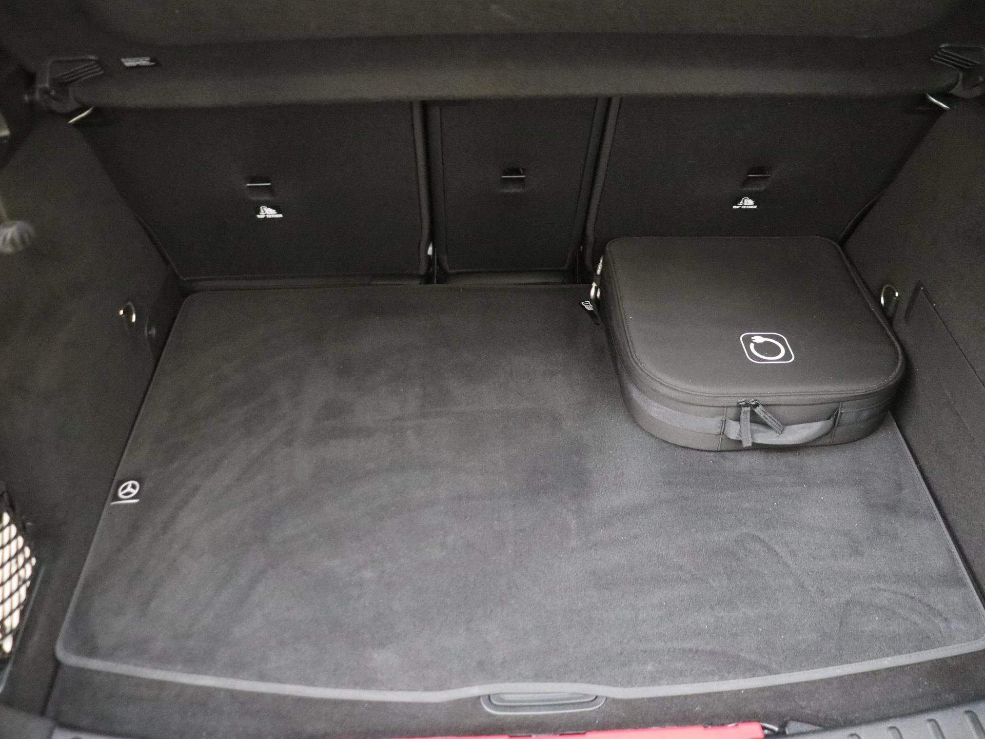 Mercedes-Benz-GLA-image-30