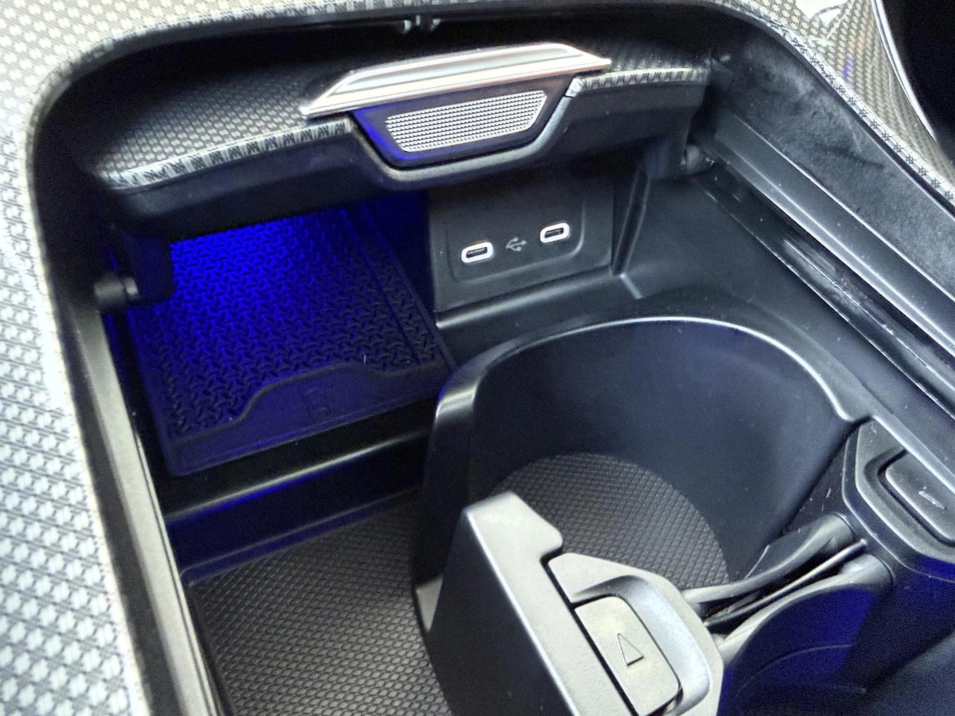 Mercedes-Benz-C-Klasse-image-20