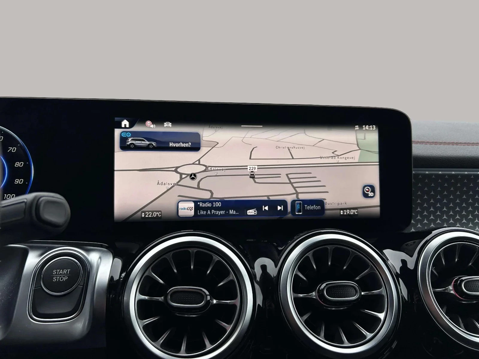 Mercedes-Benz-EQB-image-16