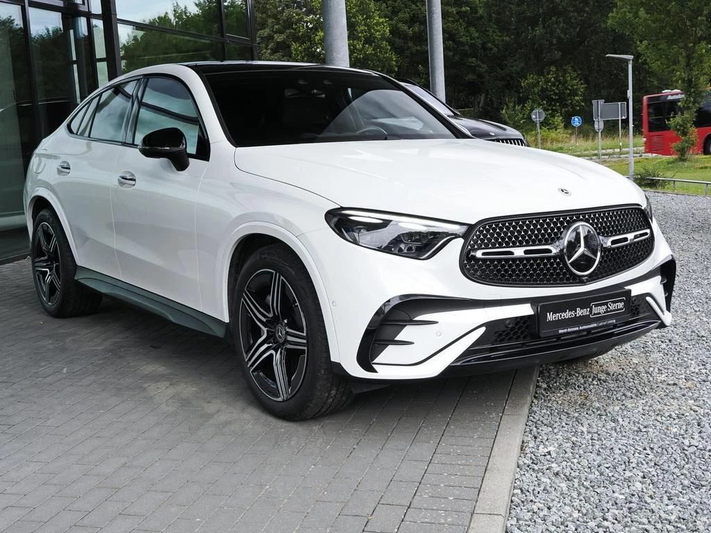 Mercedes-Benz-GLC 220 d-image-4