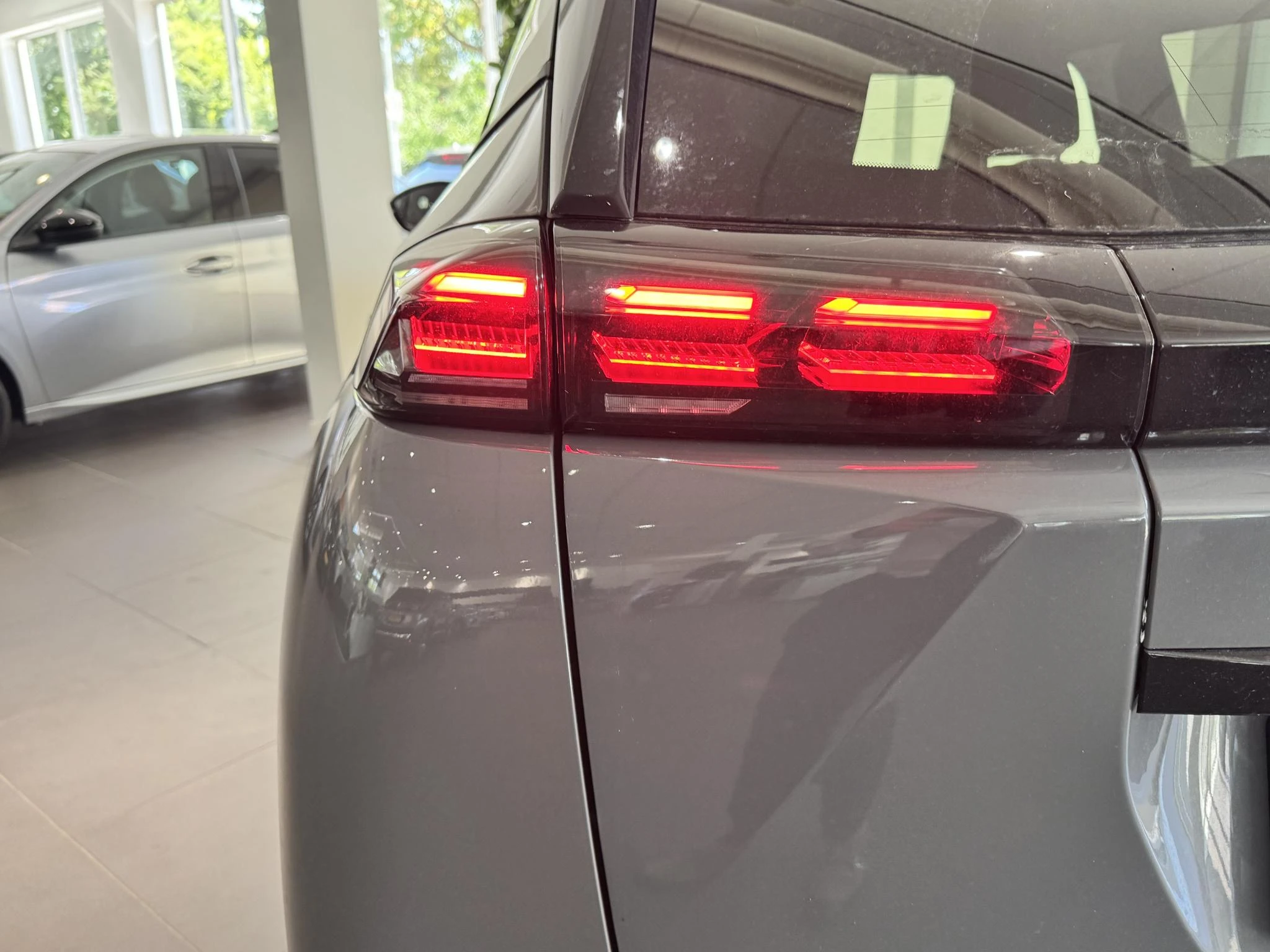 Peugeot 2008 1.2 Hybrid 145 GT