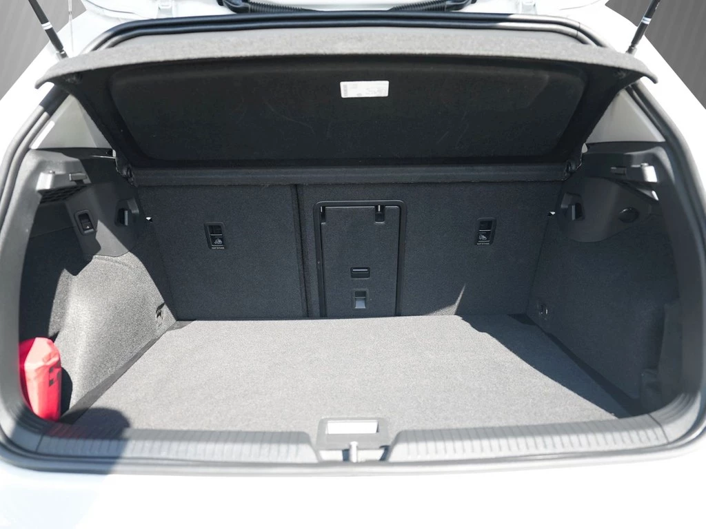 Volkswagen Golf VIII 1.5 TSI GOAL /LED/Navi/AHK/ACC/RFK