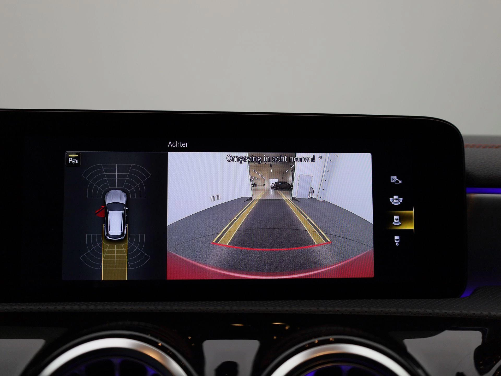 Mercedes-Benz CLA 180 d AMG Line Shooting Brake + CARPLAY + PANO DAK + TREKHAAK + MEMORY SEATS +