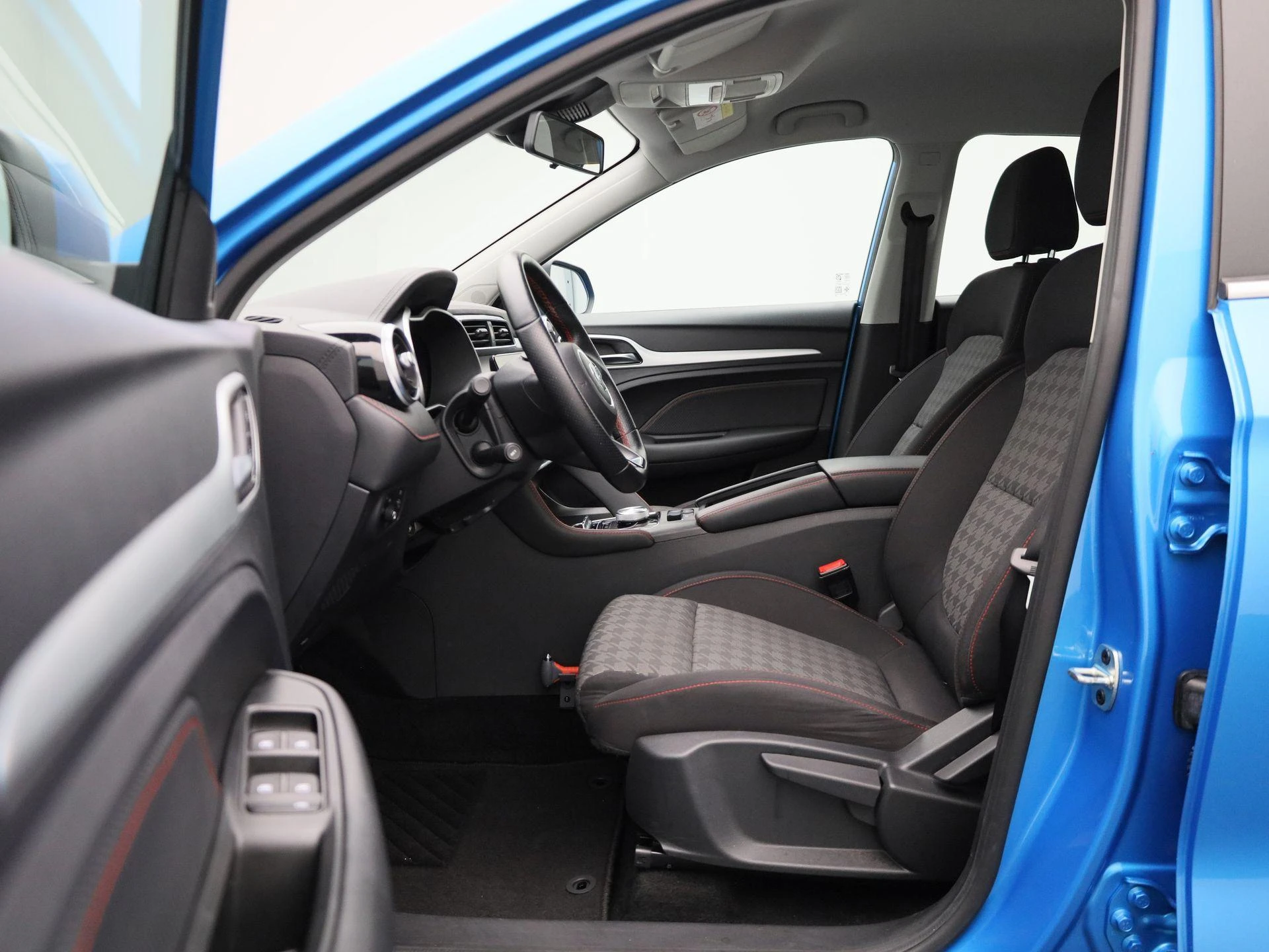 MG ZS EV - 11