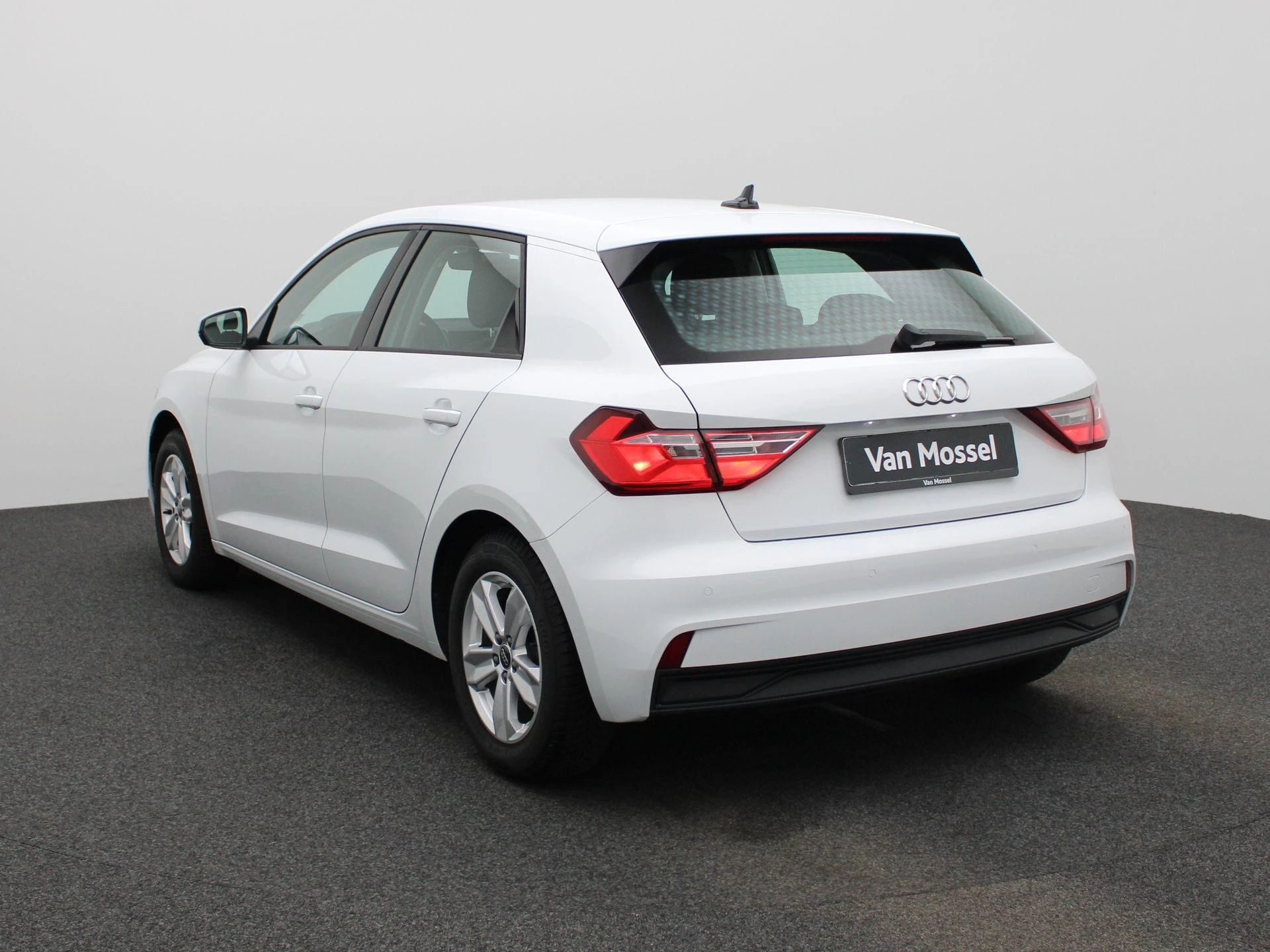 Audi-A1 Sportback-image-1