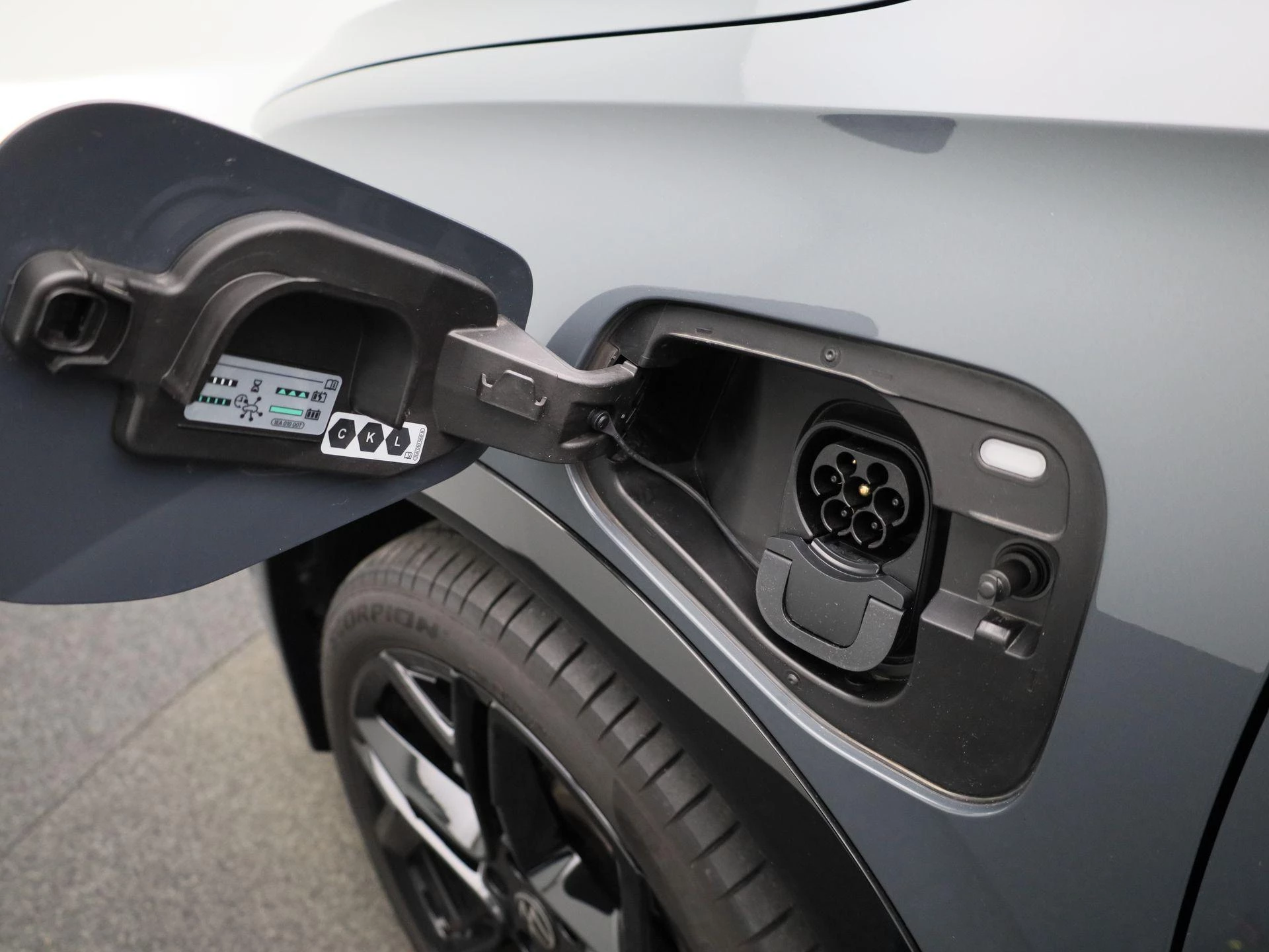 Volkswagen-Tiguan-image-16