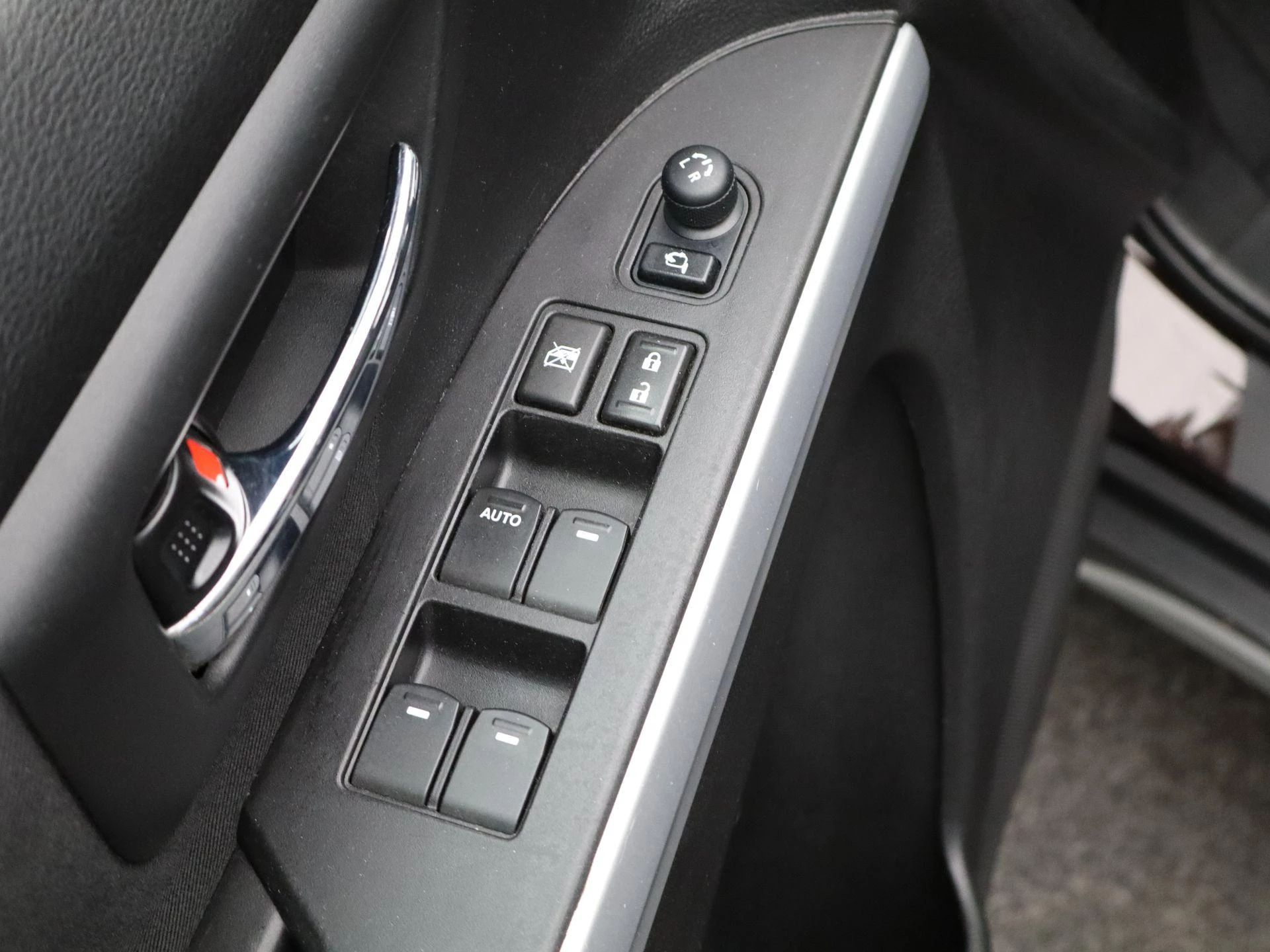 Suzuki-S-Cross-image-33