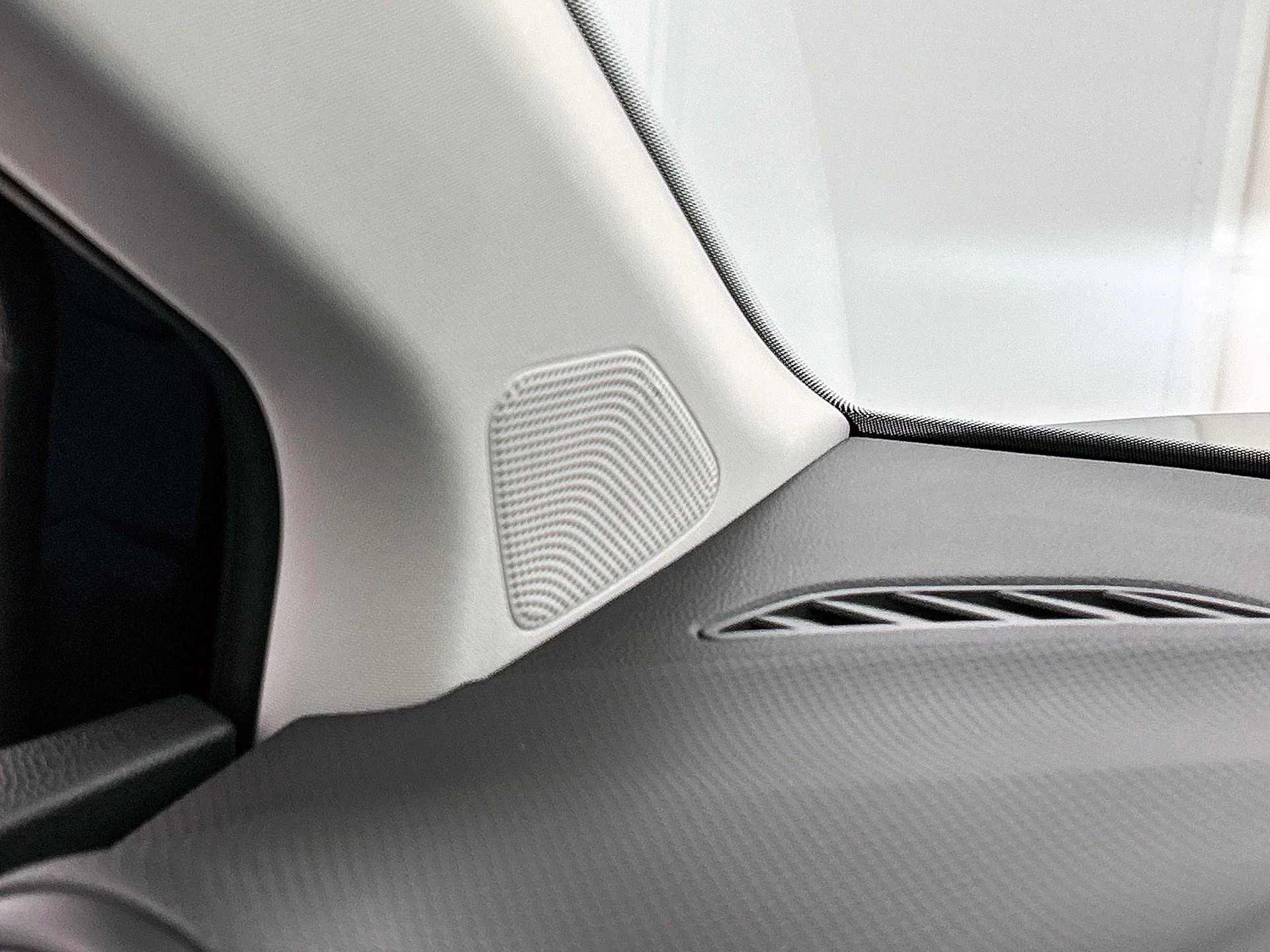SEAT-Arona-image-12