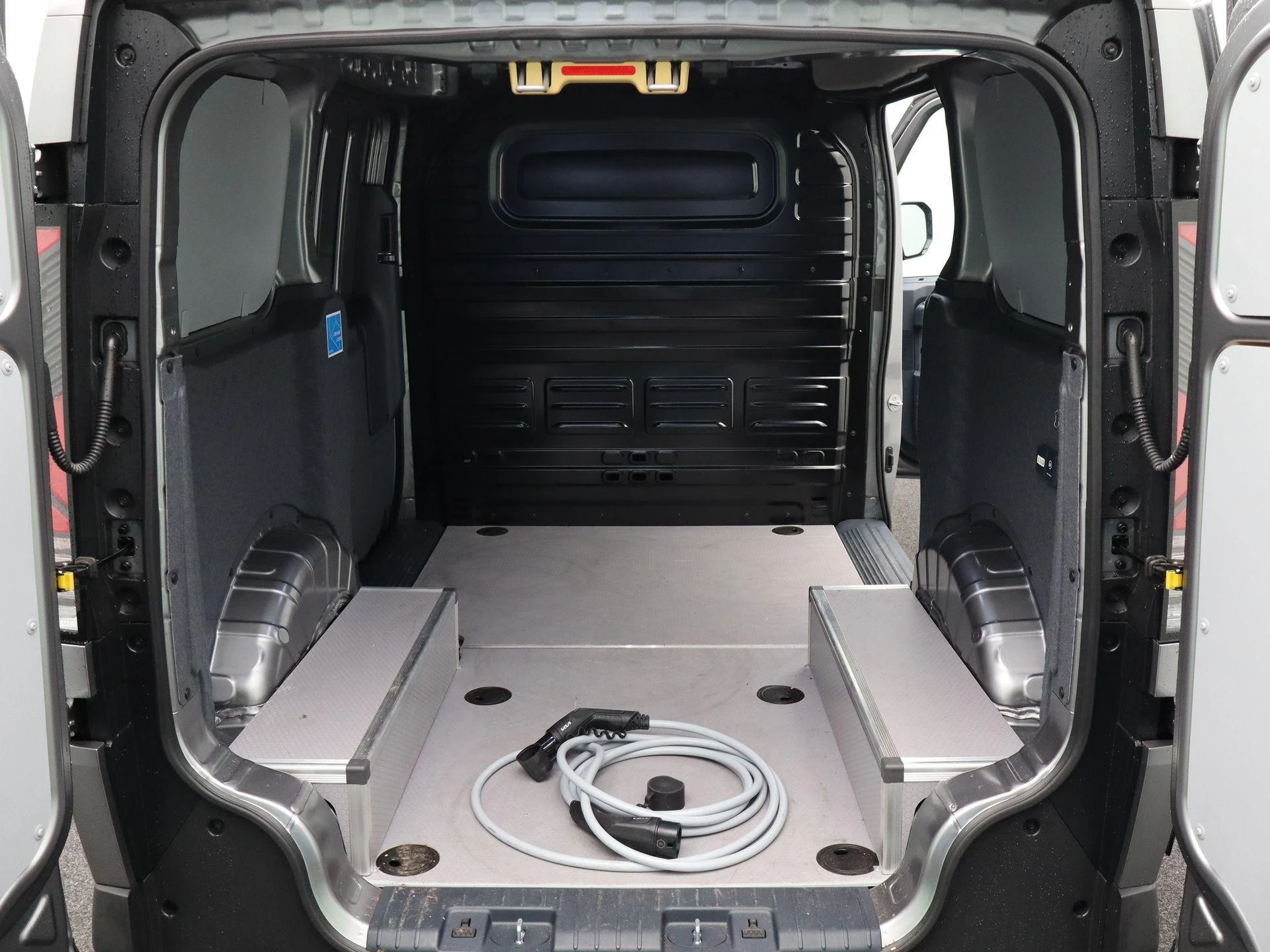 Kia-PV5-image-34