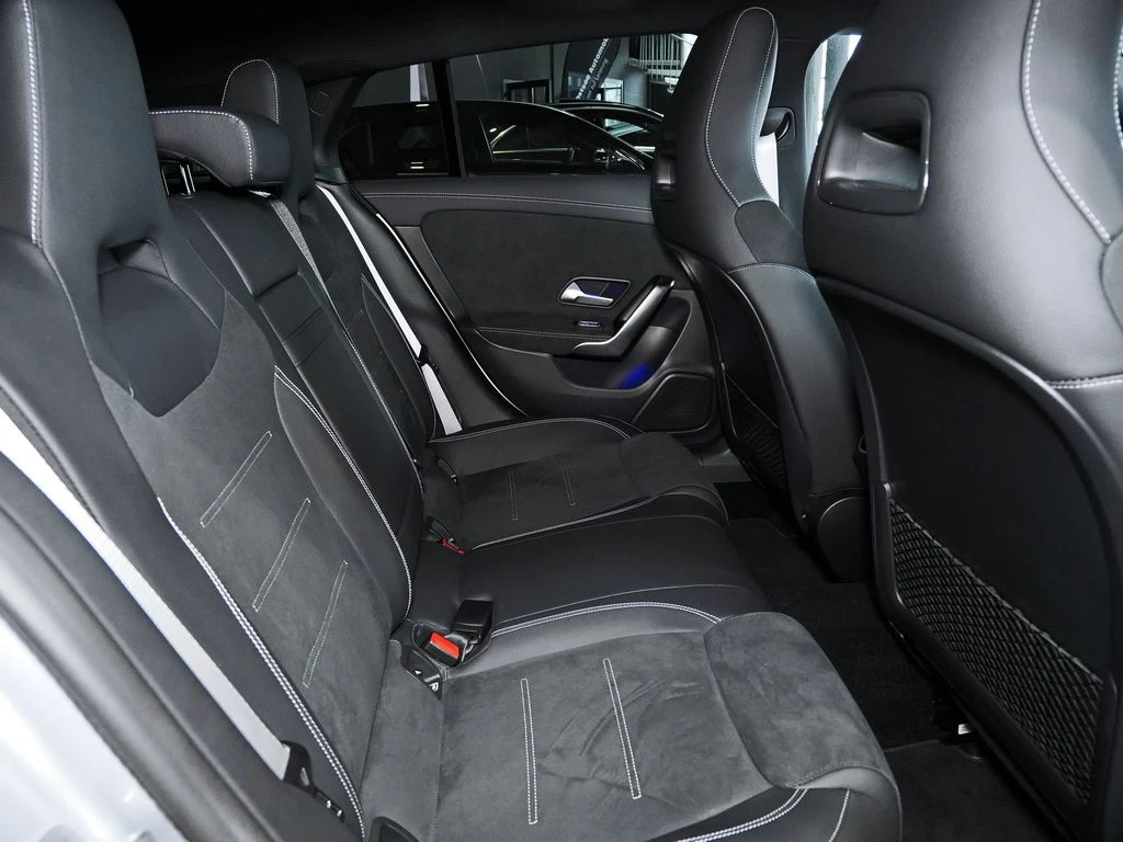 Mercedes-Benz-CLA 200 d-image-13