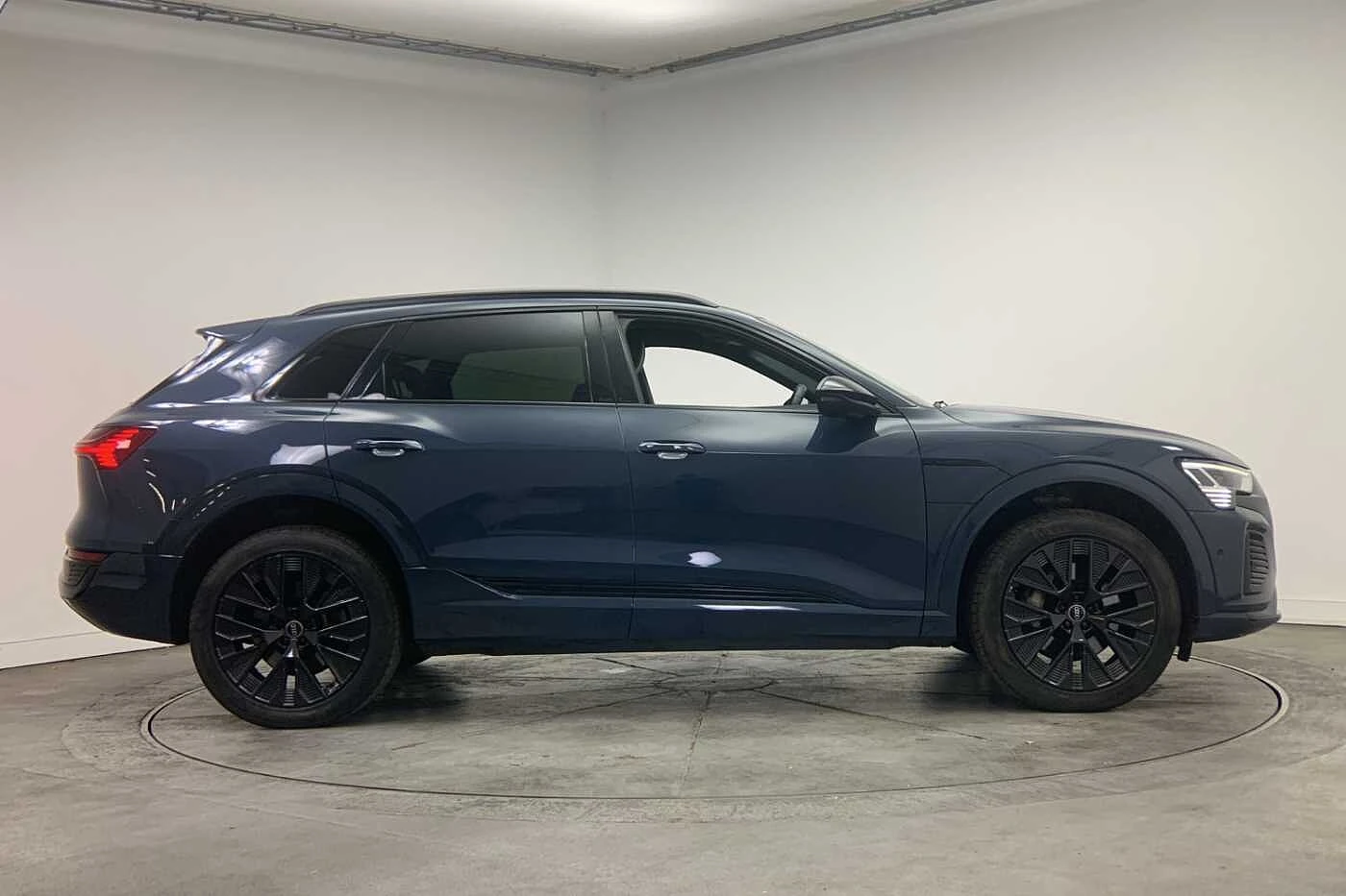 Audi-Q8 e-tron-image-3