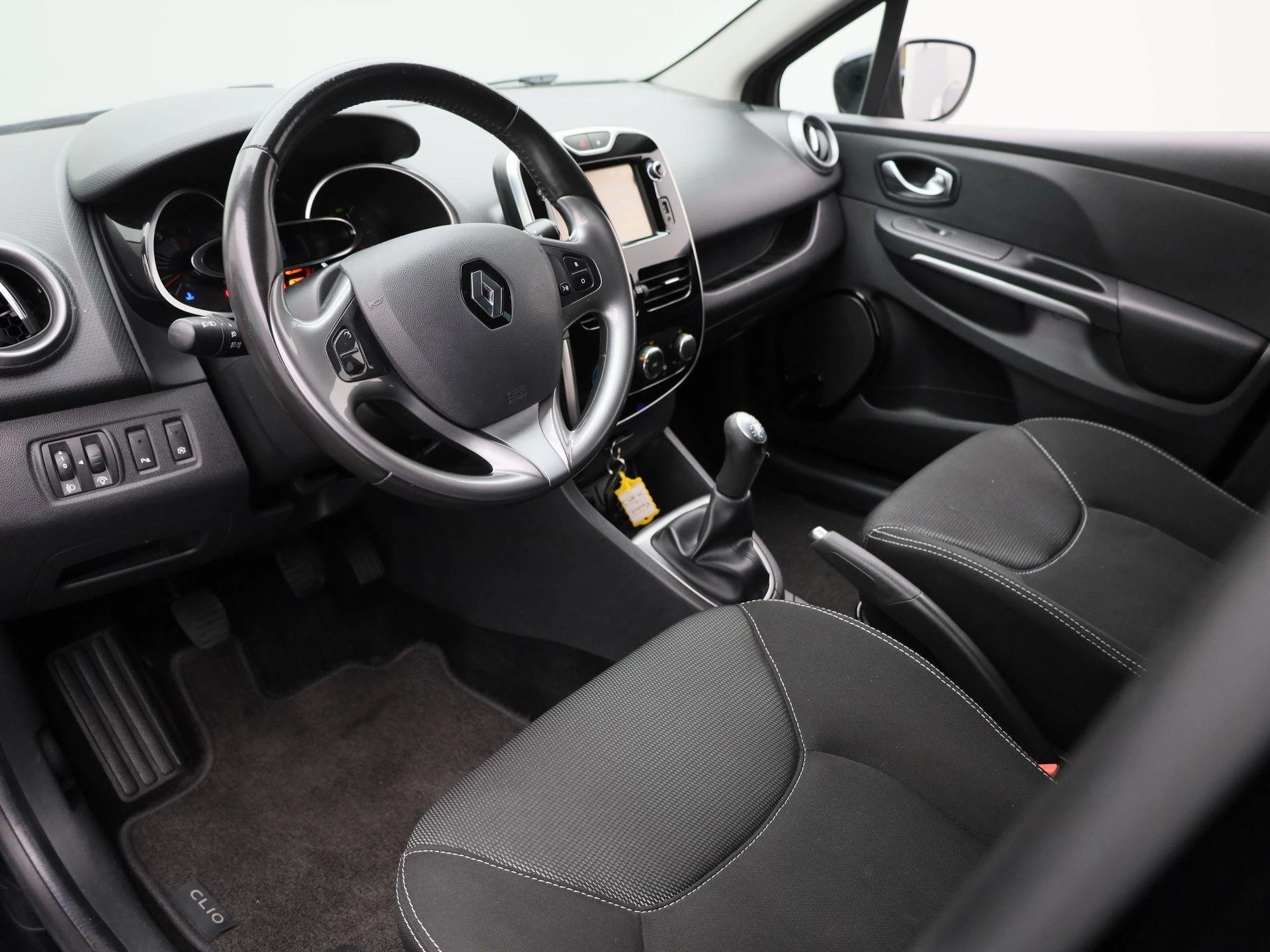 Renault-Clio-image-14