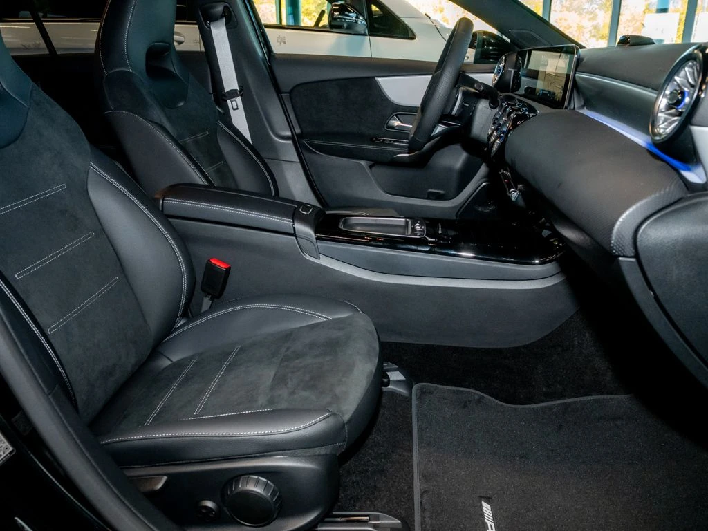 Mercedes-Benz-A-Klasse 200-image-9