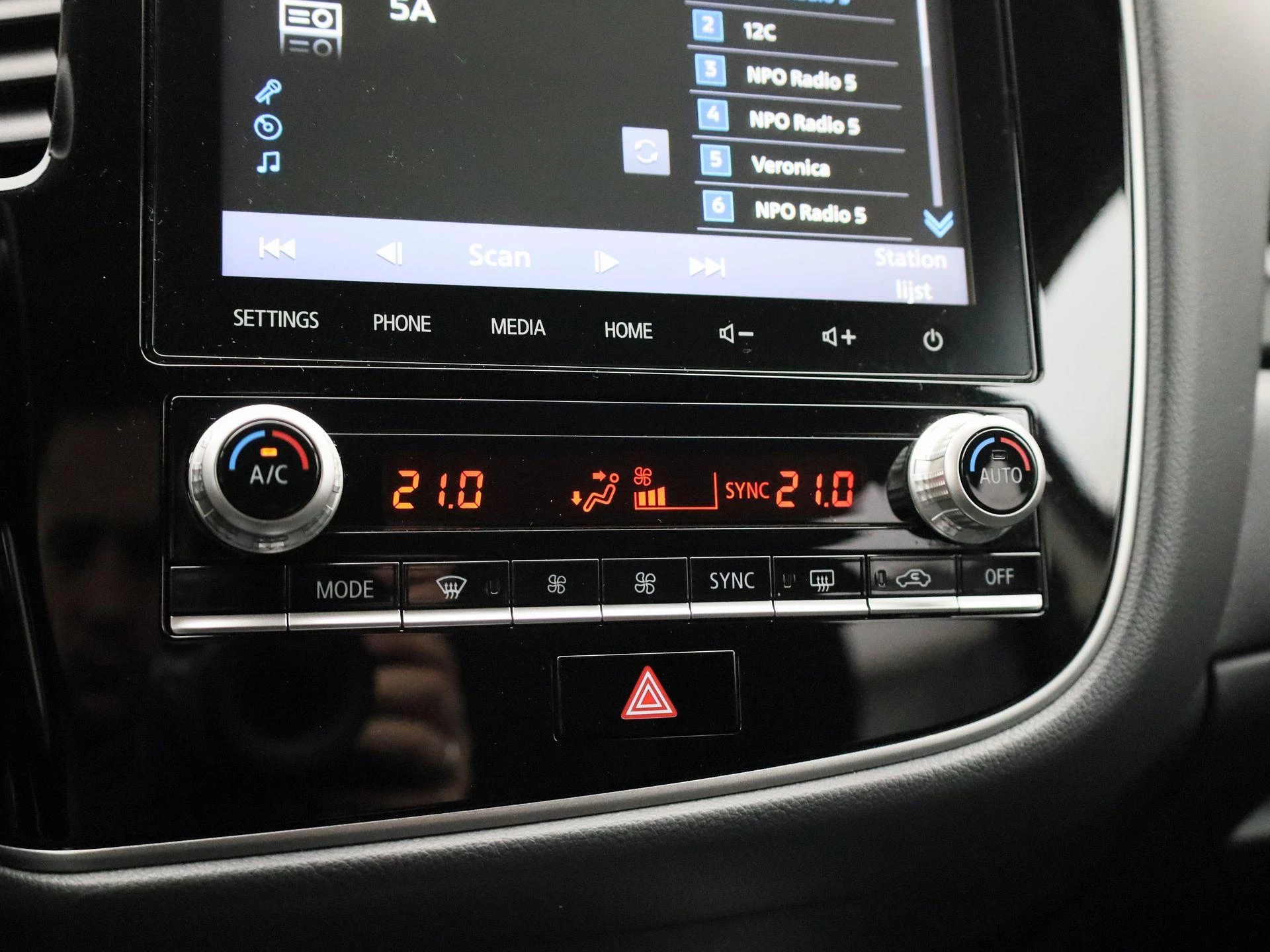 Mitsubishi-Outlander-image-16