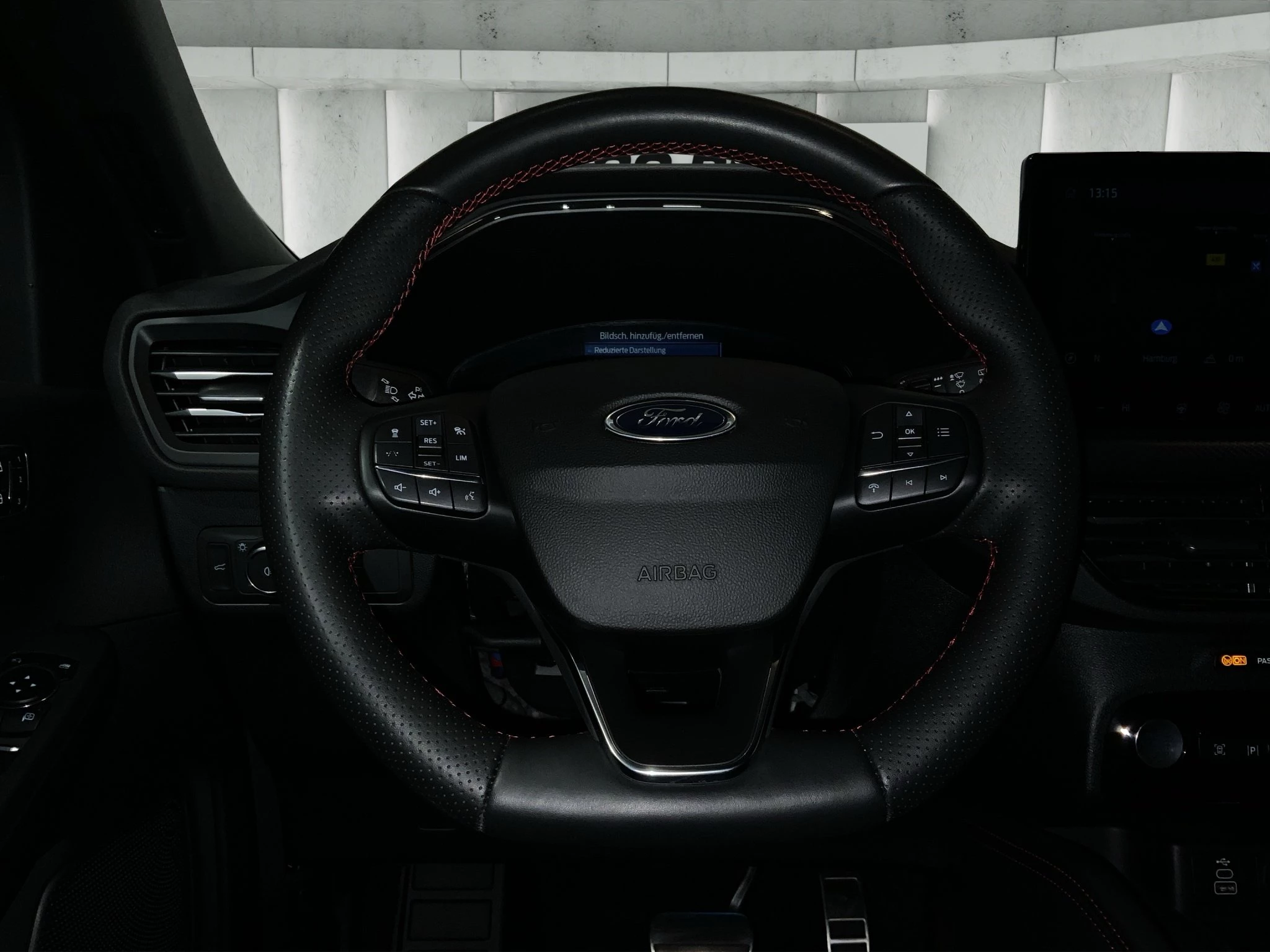 Ford Kuga ST-Line X Aut.*PANO*AHK*360GRAD*LED-MATRIX*NAVI*GRA*WINTER-PKT.