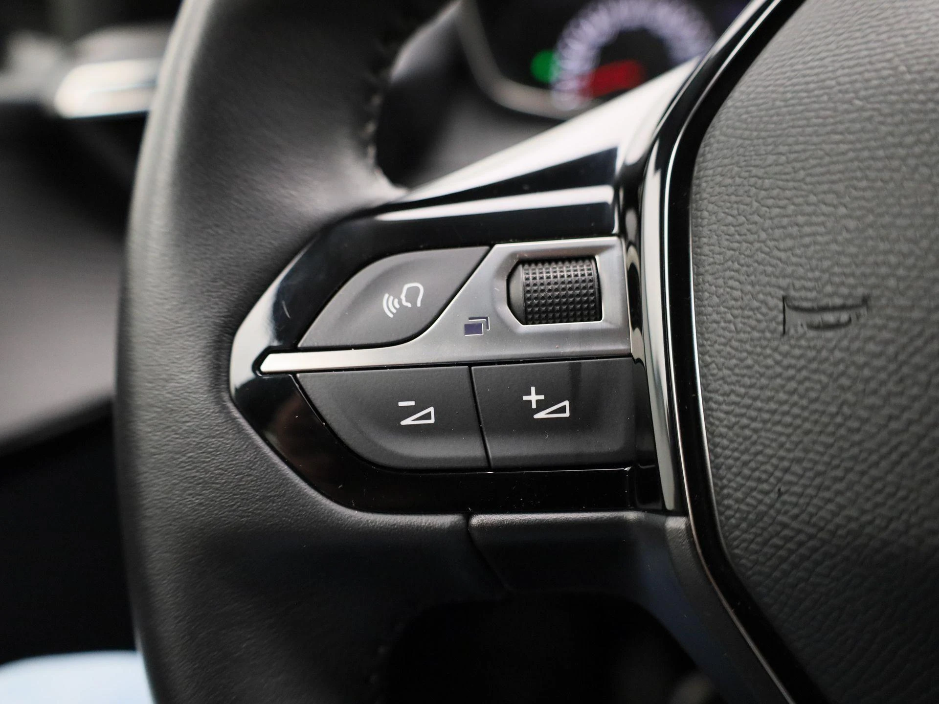Peugeot-208-image-16