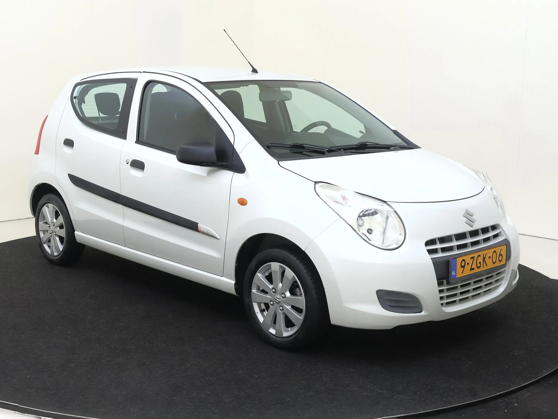 Suzuki-Alto-image-1