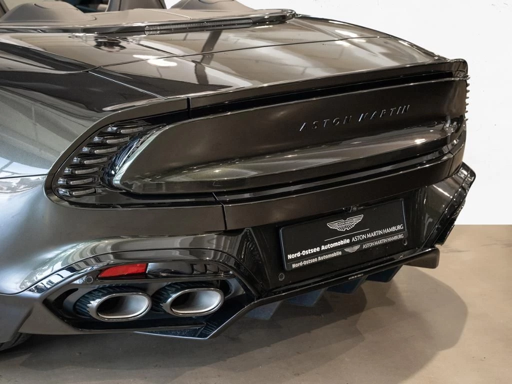 Aston Martin-Vanquish-image-7